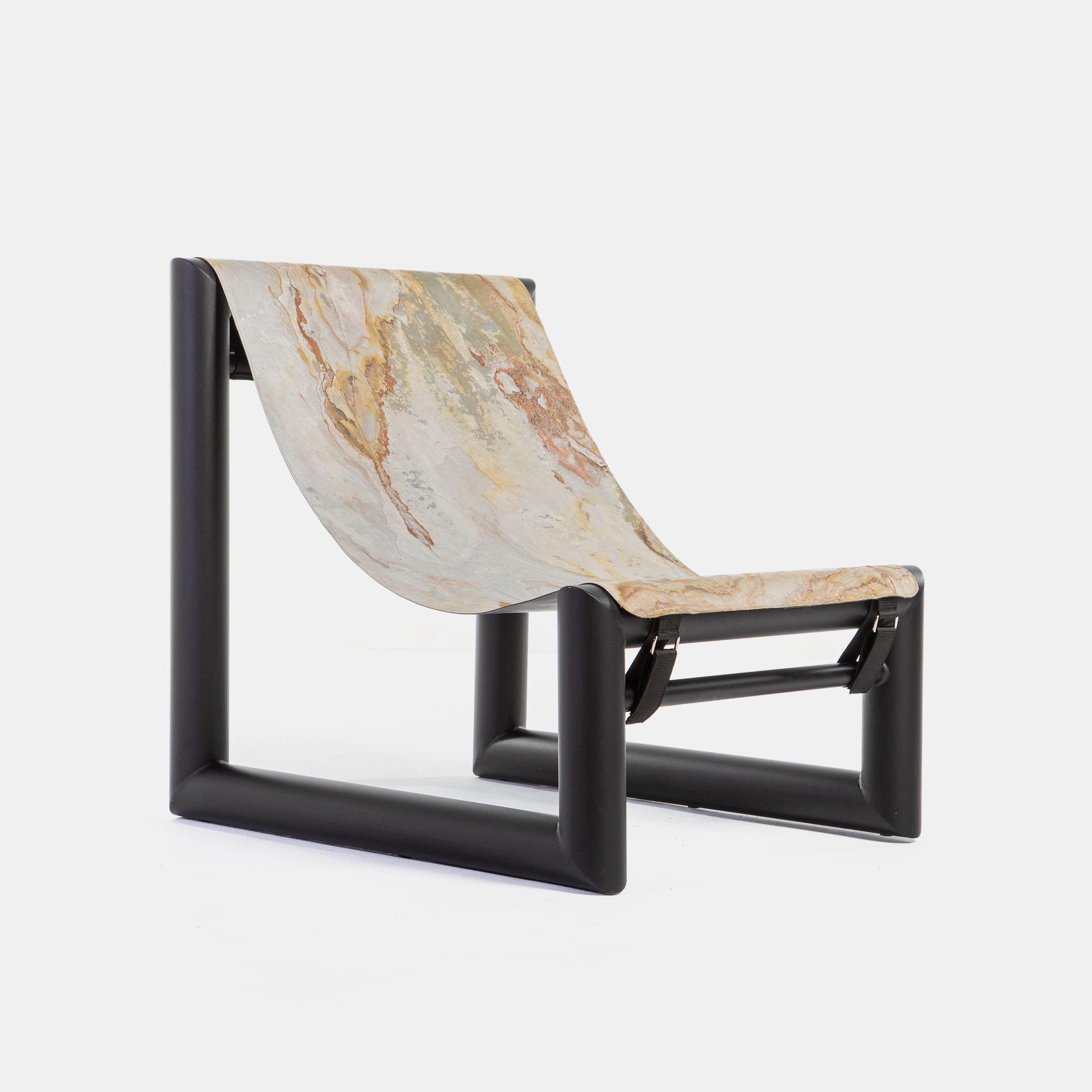 Bau Rouge Lounge Chair