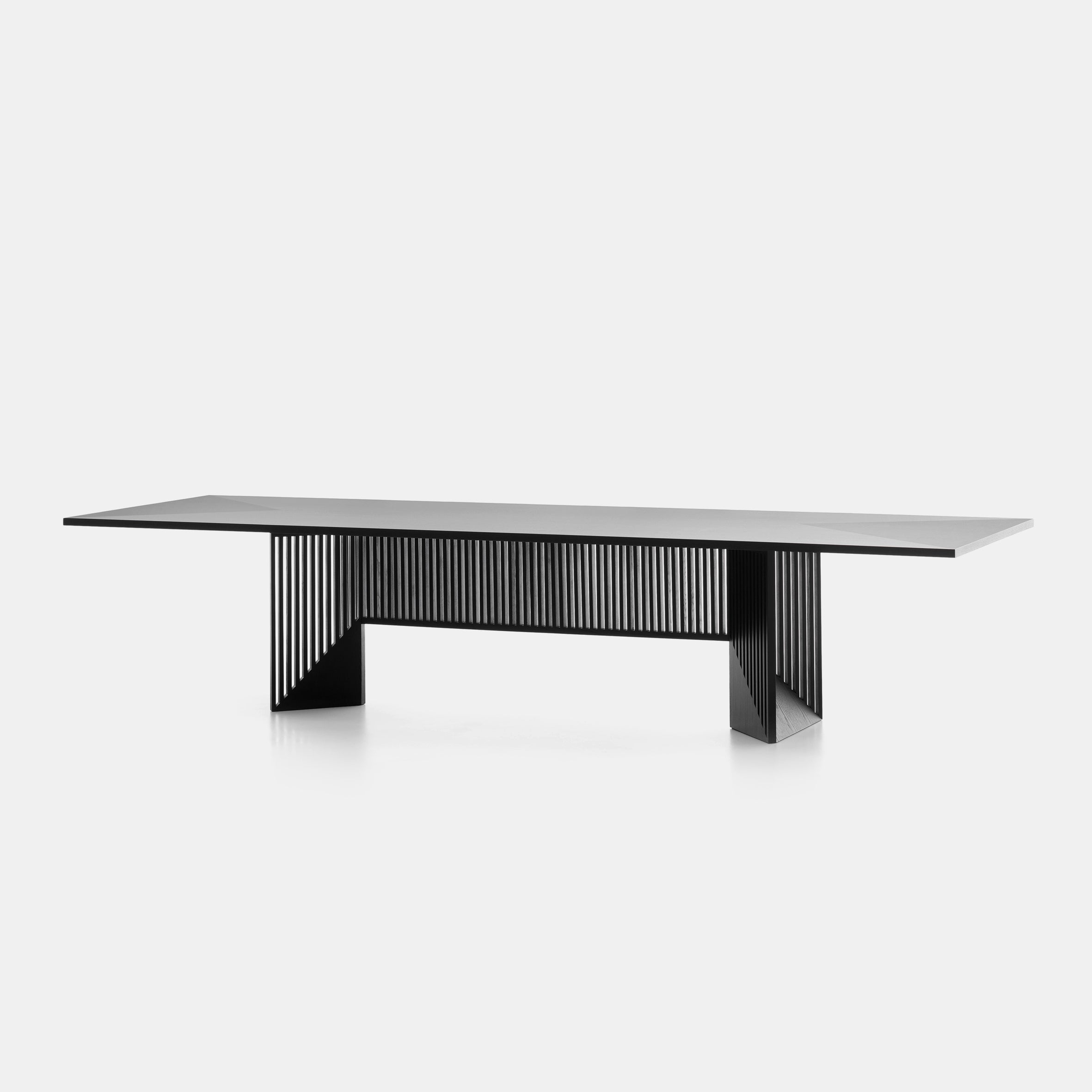 Maestro Dining Table