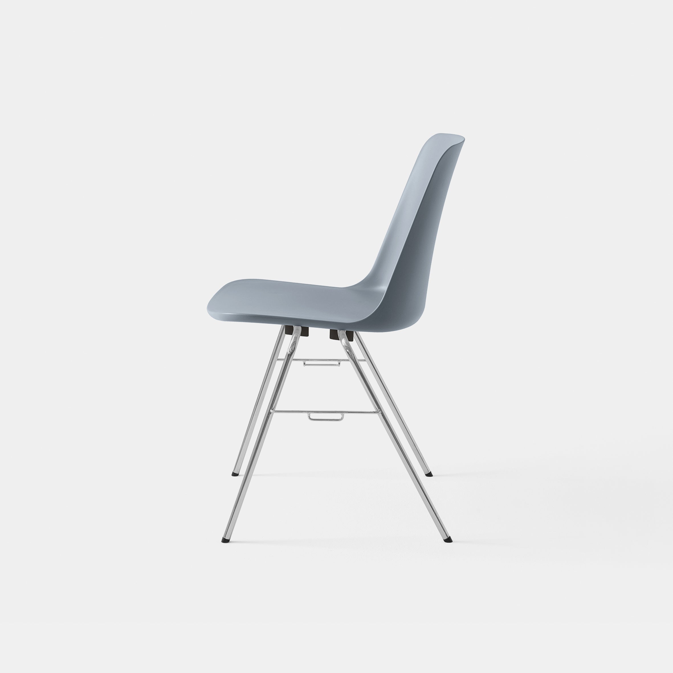 Rely Stackable Chair HW26-HW27