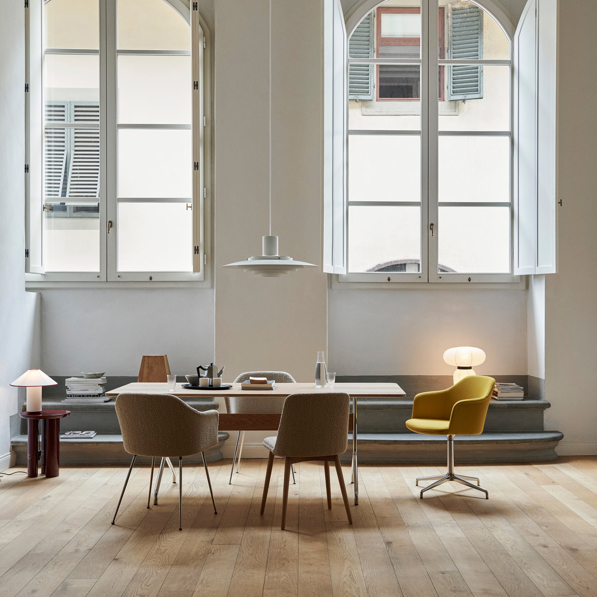 Rely Upholstered Armchair HW79