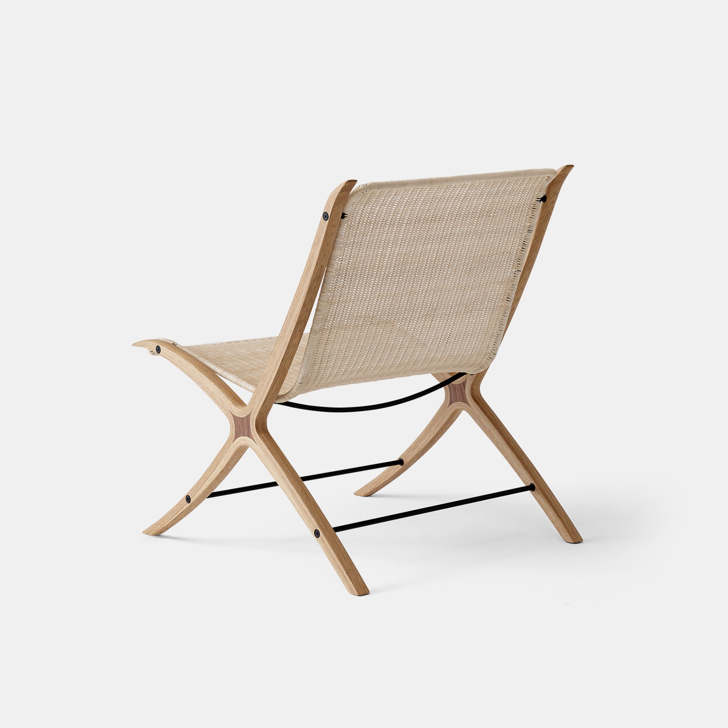 X Lounge Chair HM10