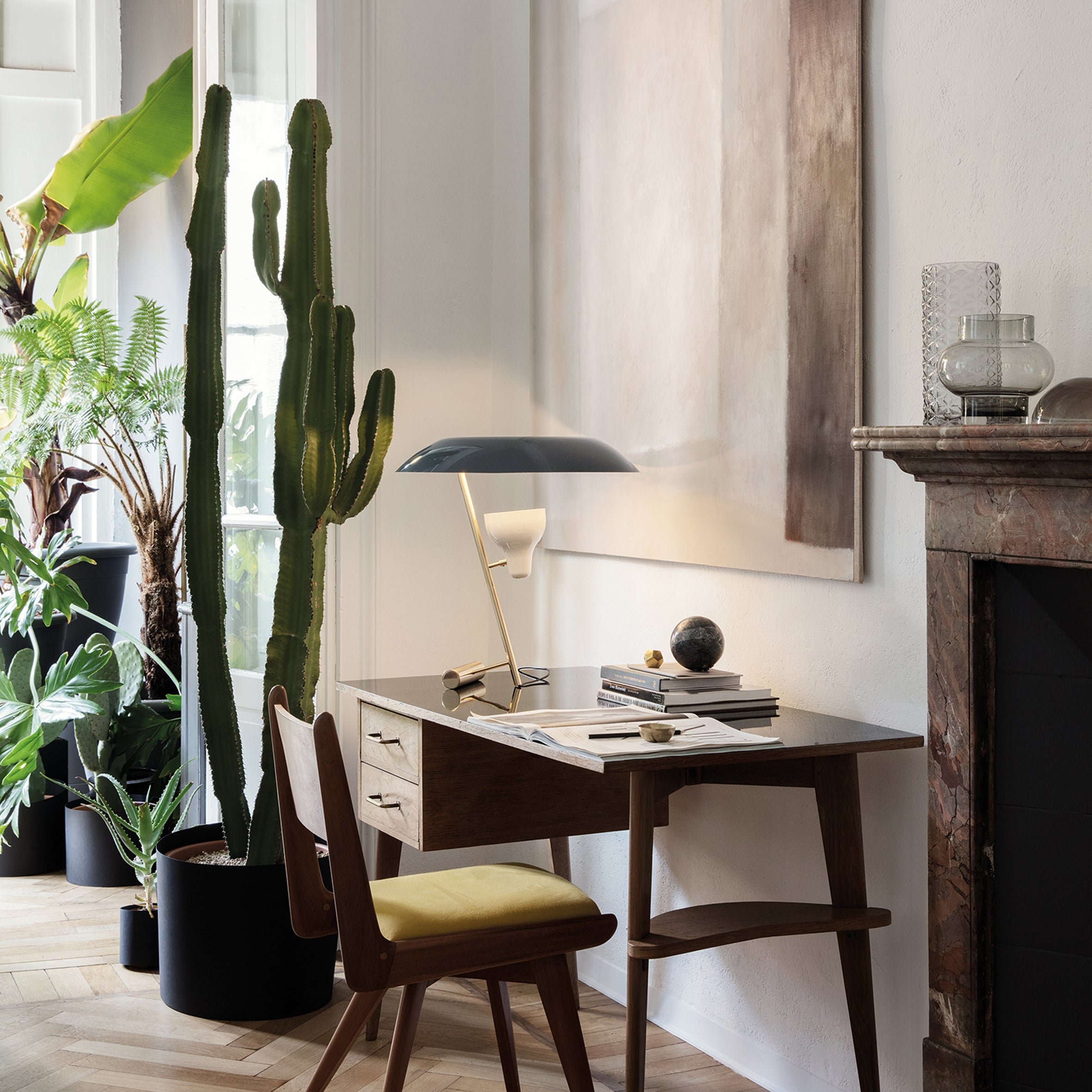 Model 548 Table Lamp - Monologue London