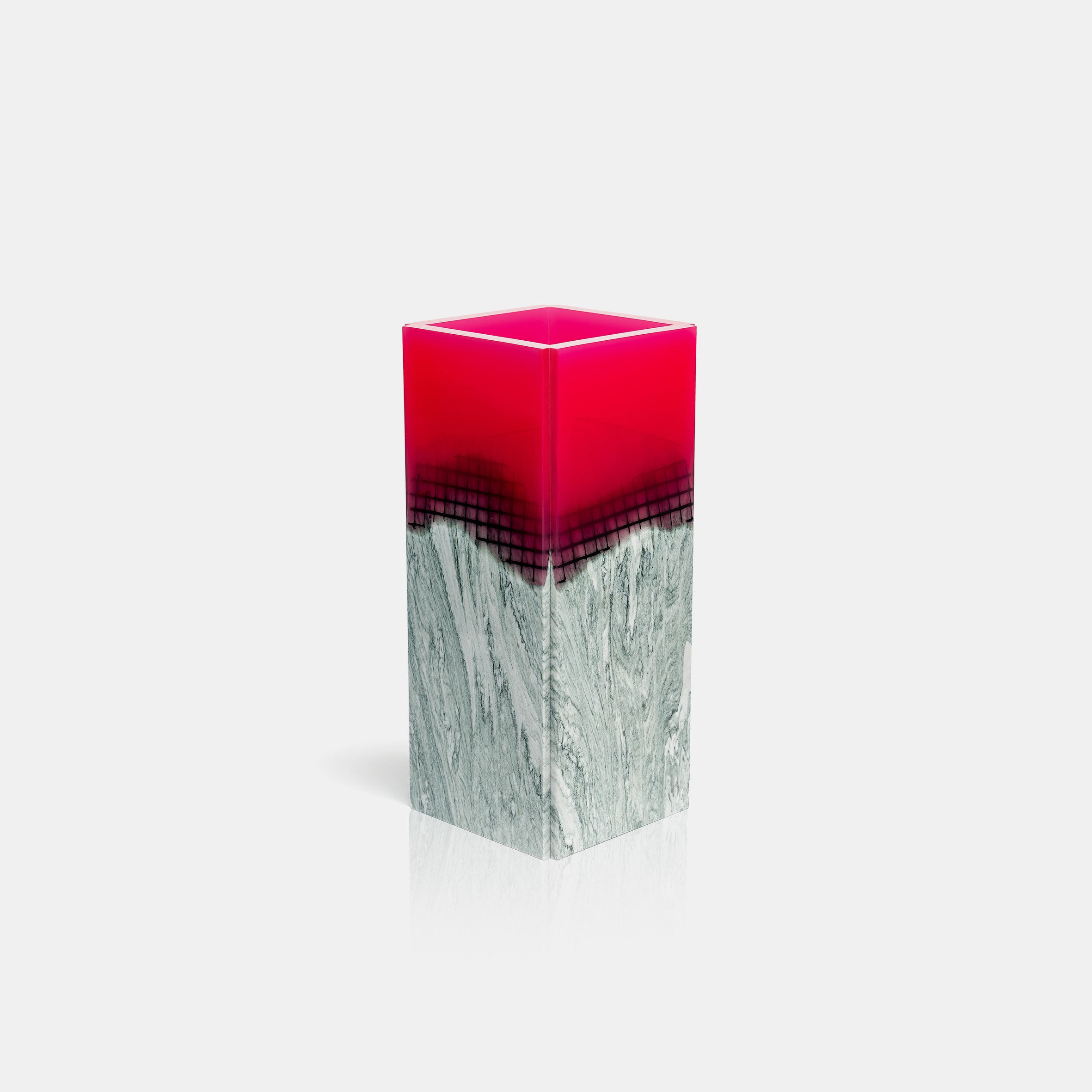 Agua Orilla Marble Vase - Fuchsia - Monologue London