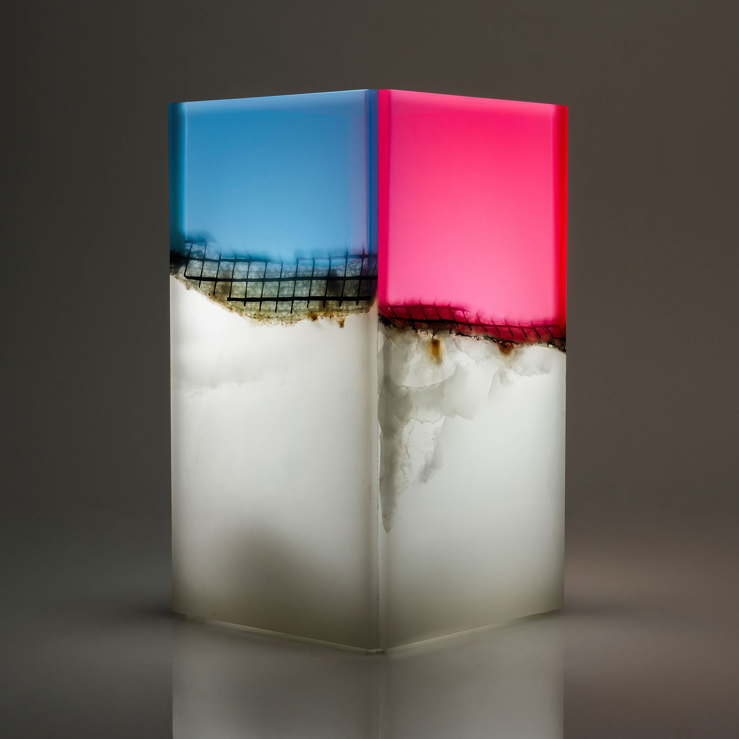 Agua Orilla Onyx Vases - Monologue London