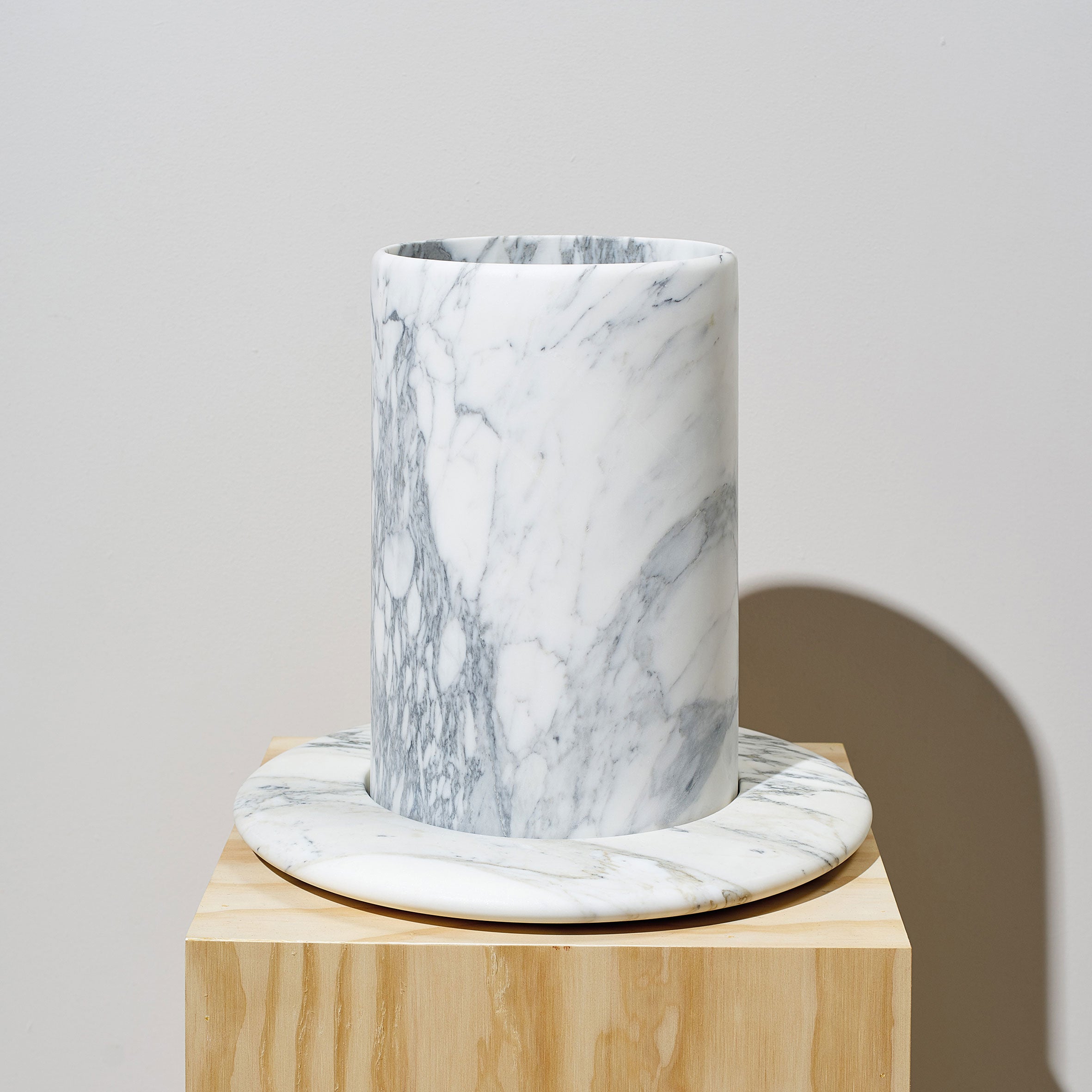 Papiro Vase - Marble - Monologue London