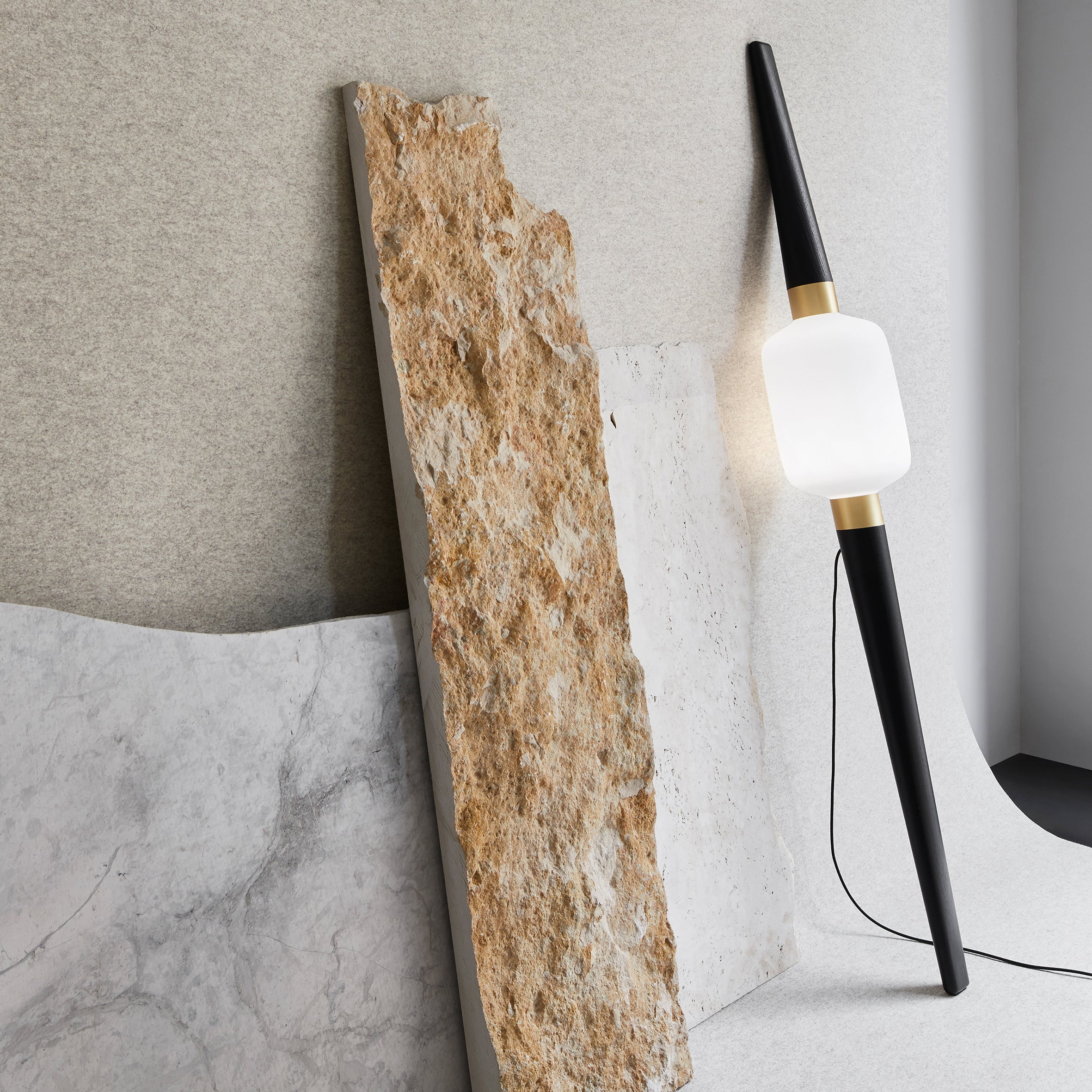 B/LIGHT Floor Lamp
