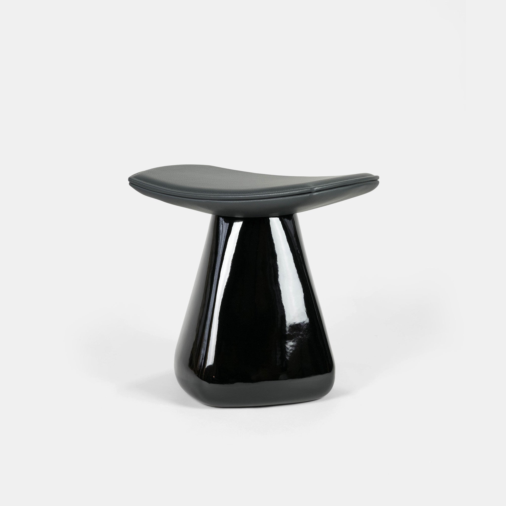 Dam Stool - Monologue London