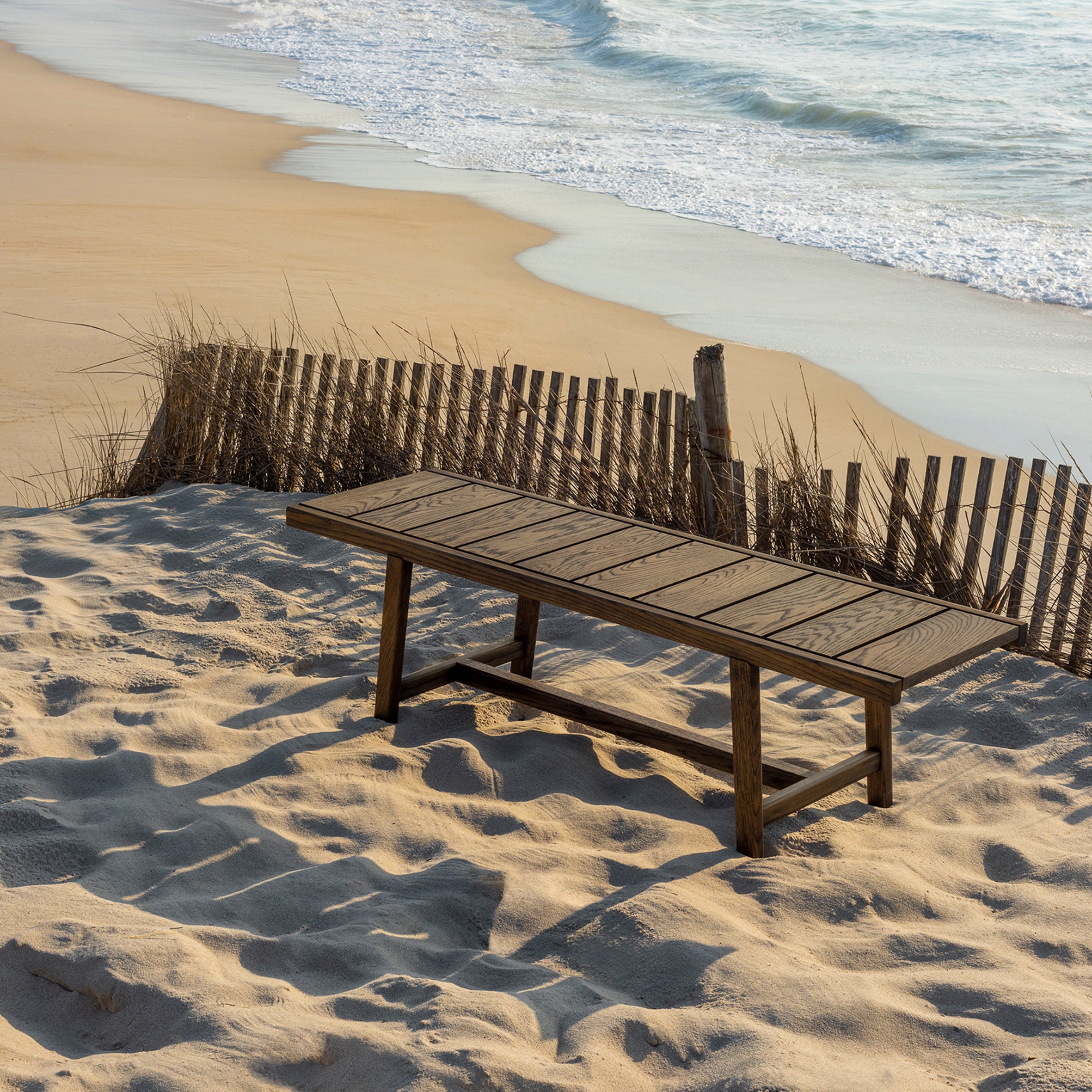 98.6°F Outdoor Bench