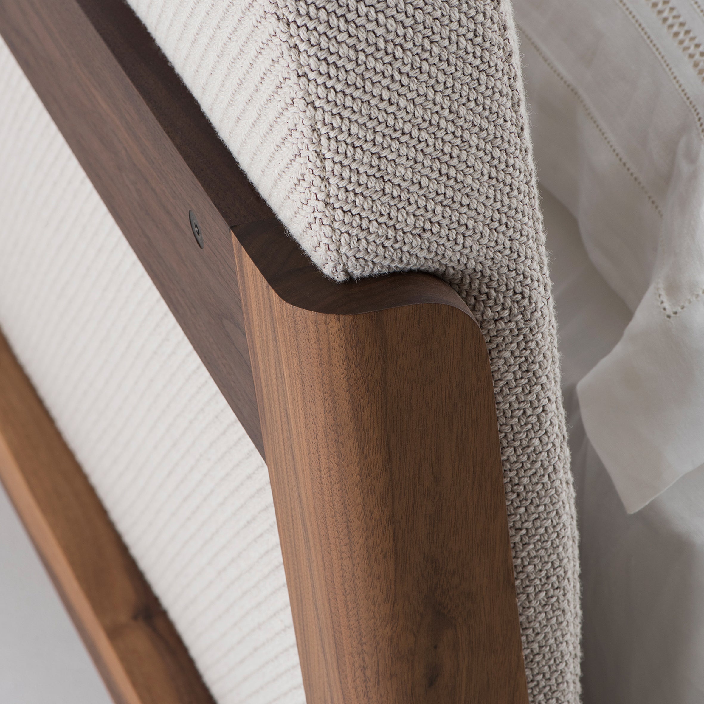 Capo Bed - Monologue London