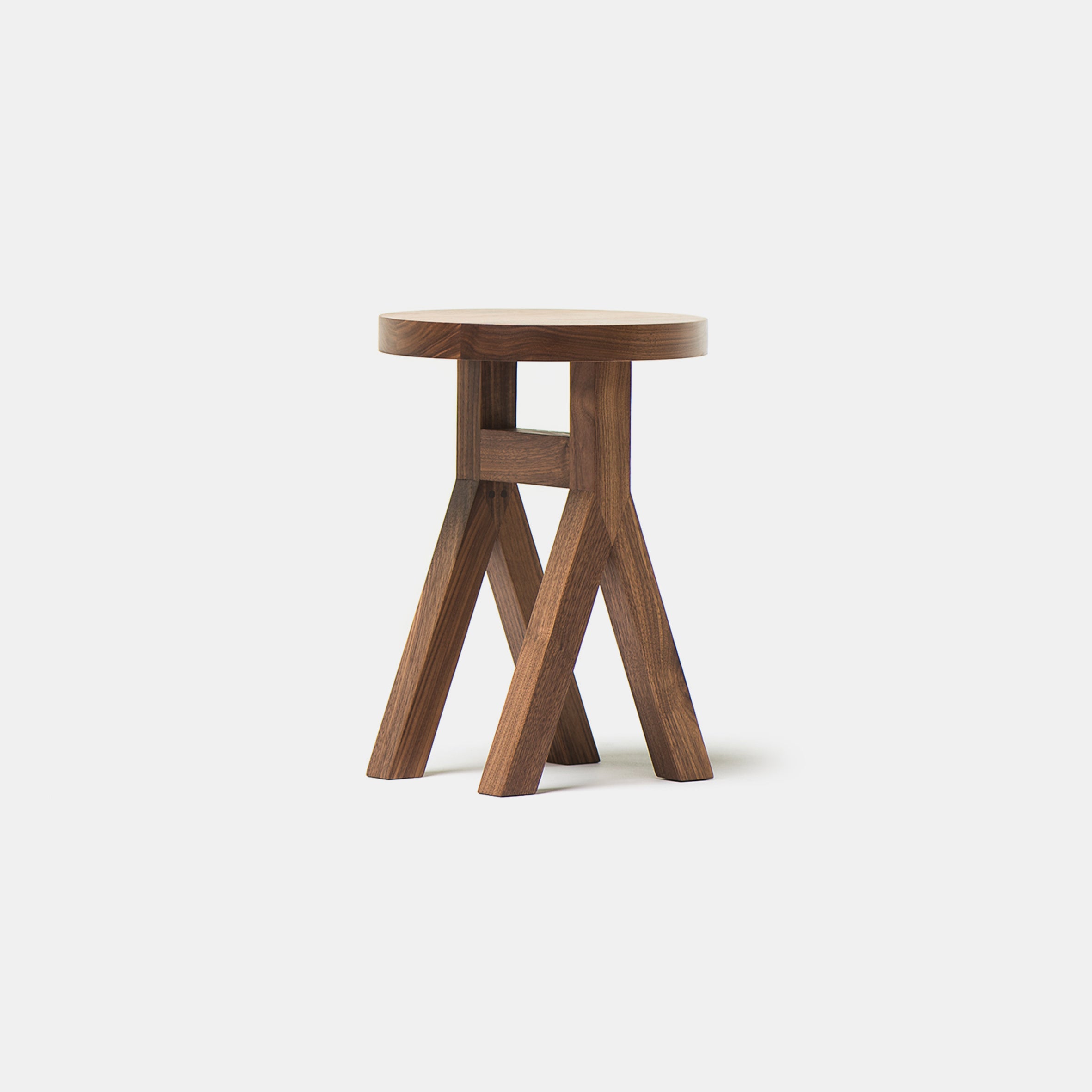 Commune Stool