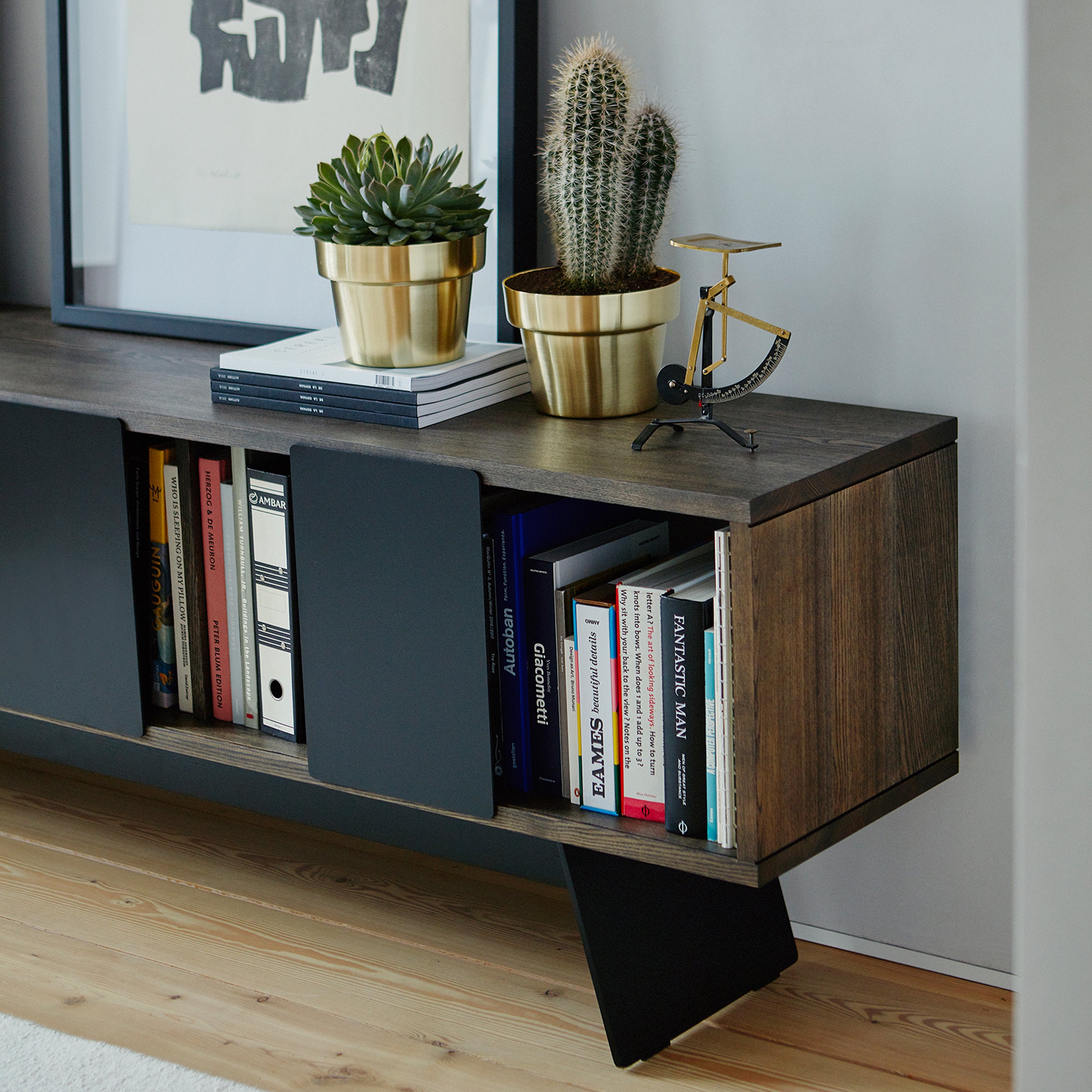 Different Trains Cabinet - 1 Tier