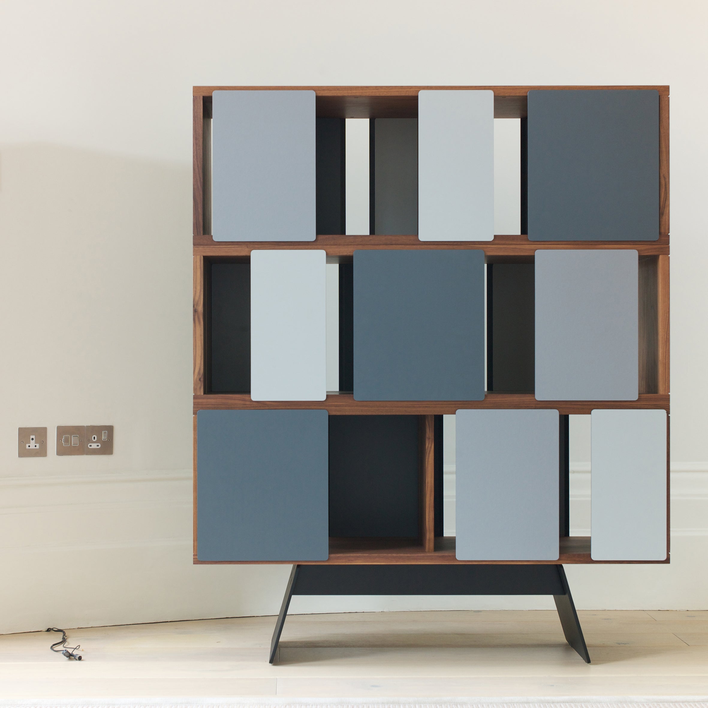 Different Trains Cabinet - 3 Tiers