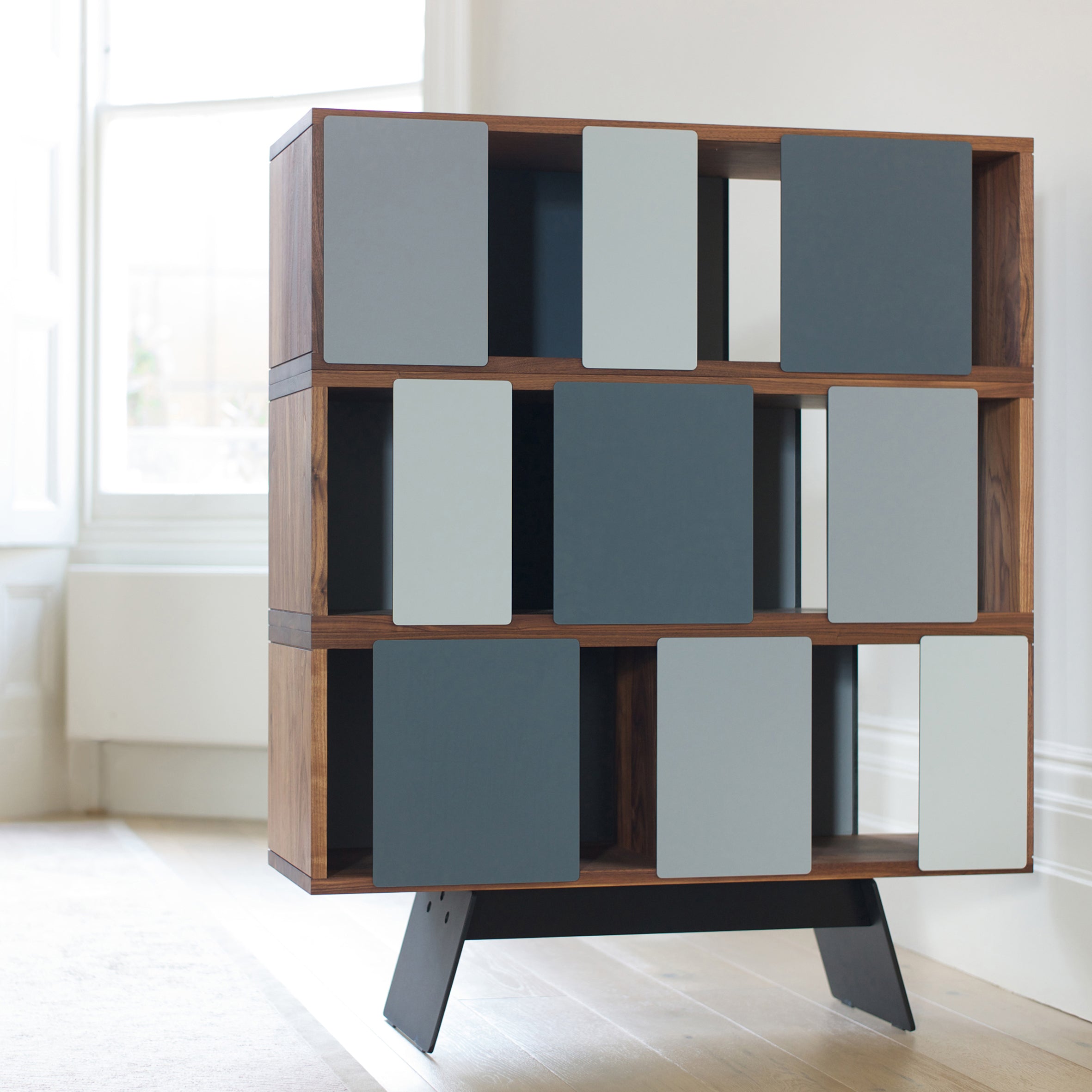 Different Trains Cabinet - 3 Tiers