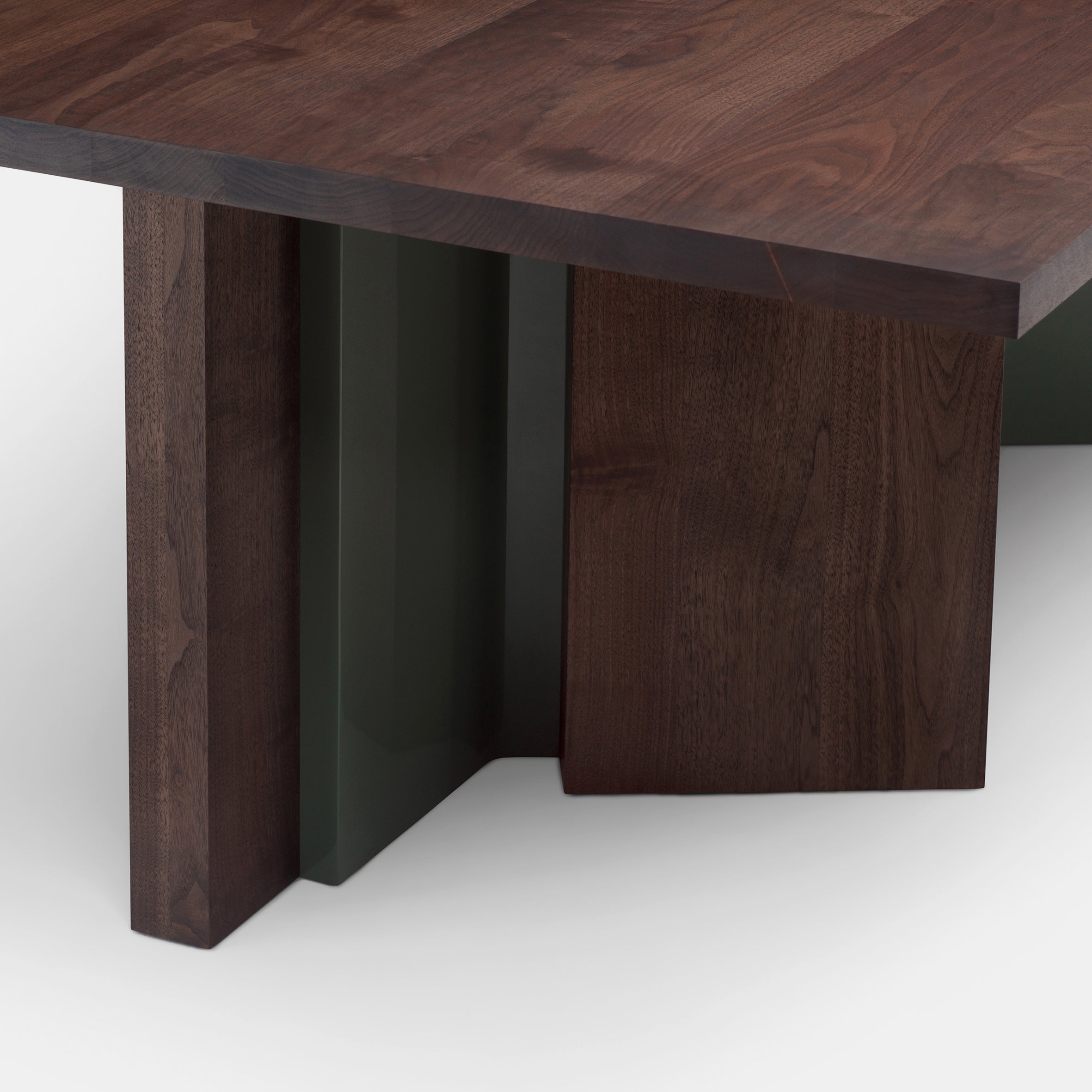 Izar Dining Table