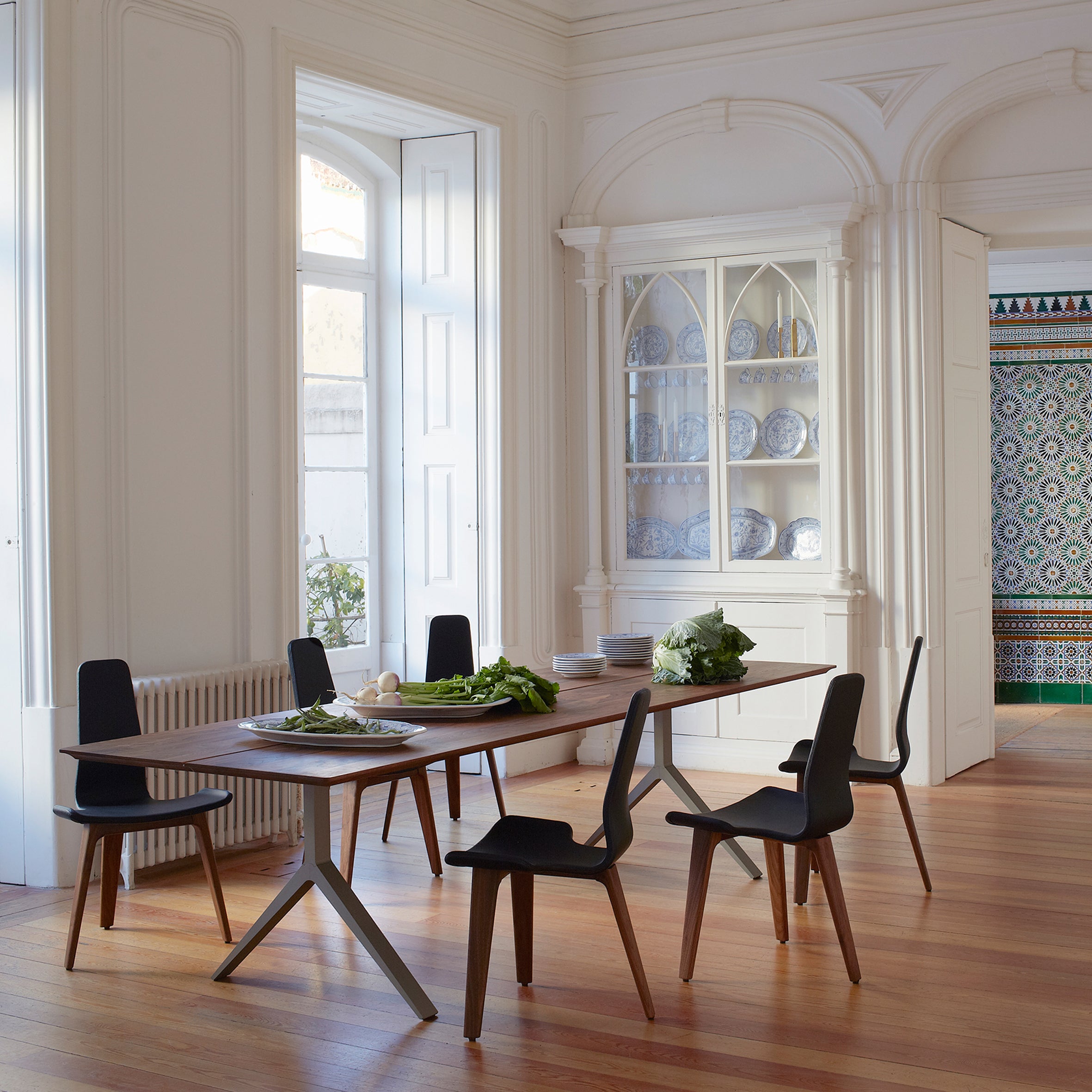 Overton Dining Table