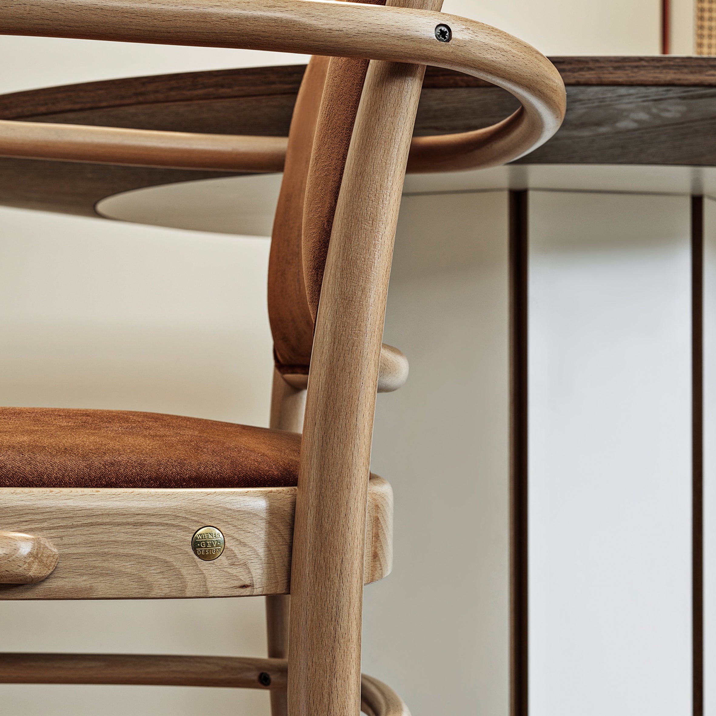 N. 811 Armchair