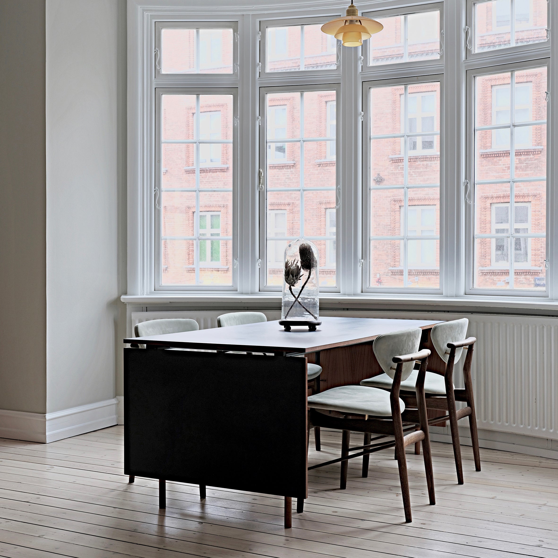 Nyhavn Extendable Dining Table