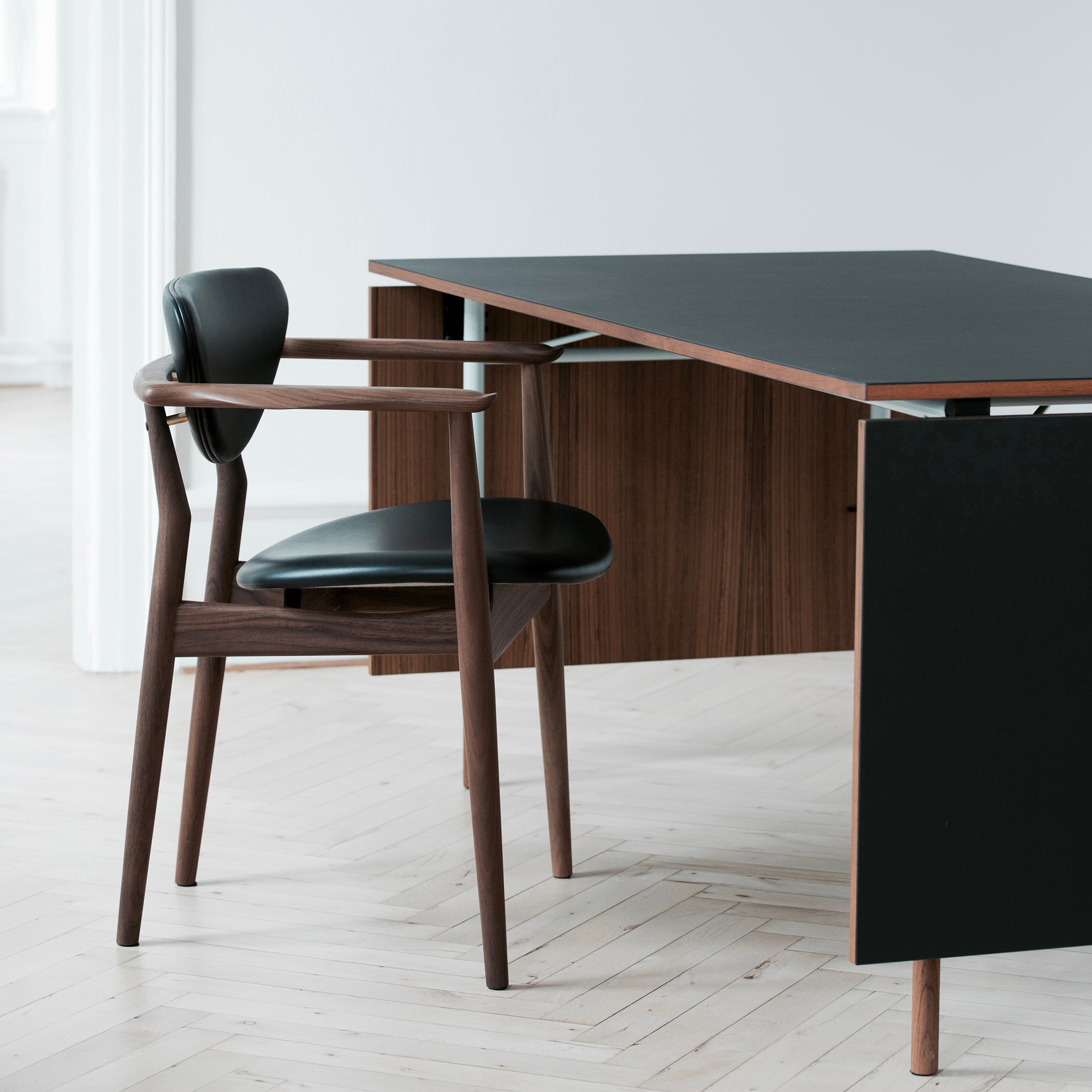 Nyhavn Extendable Dining Table