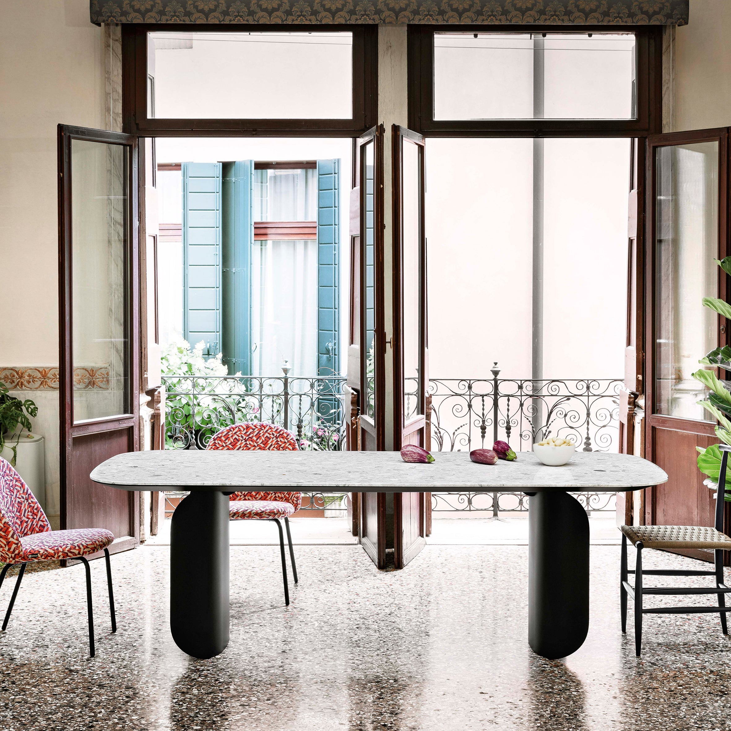 Barry Dining Table