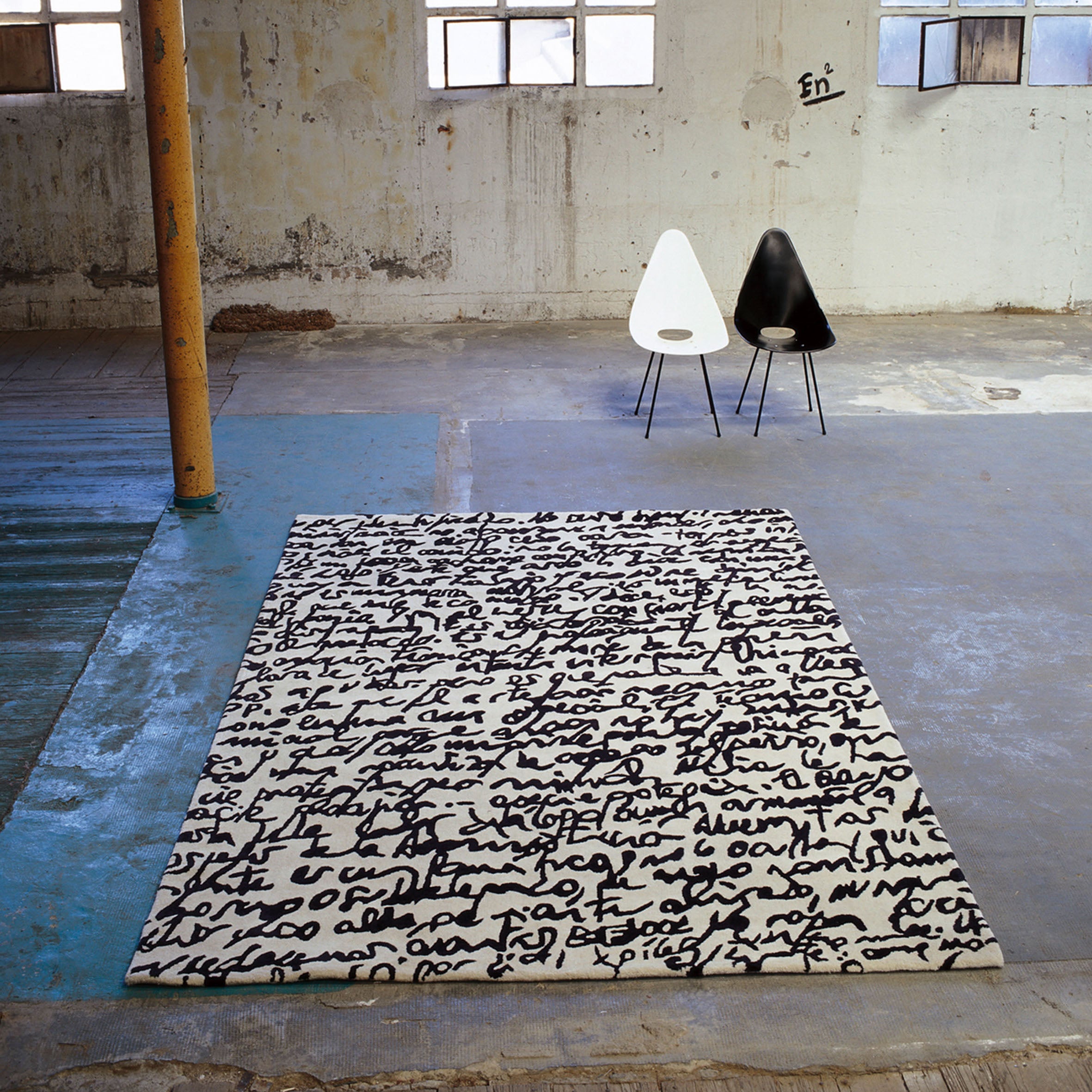 Black on White Rug - Manuscrit