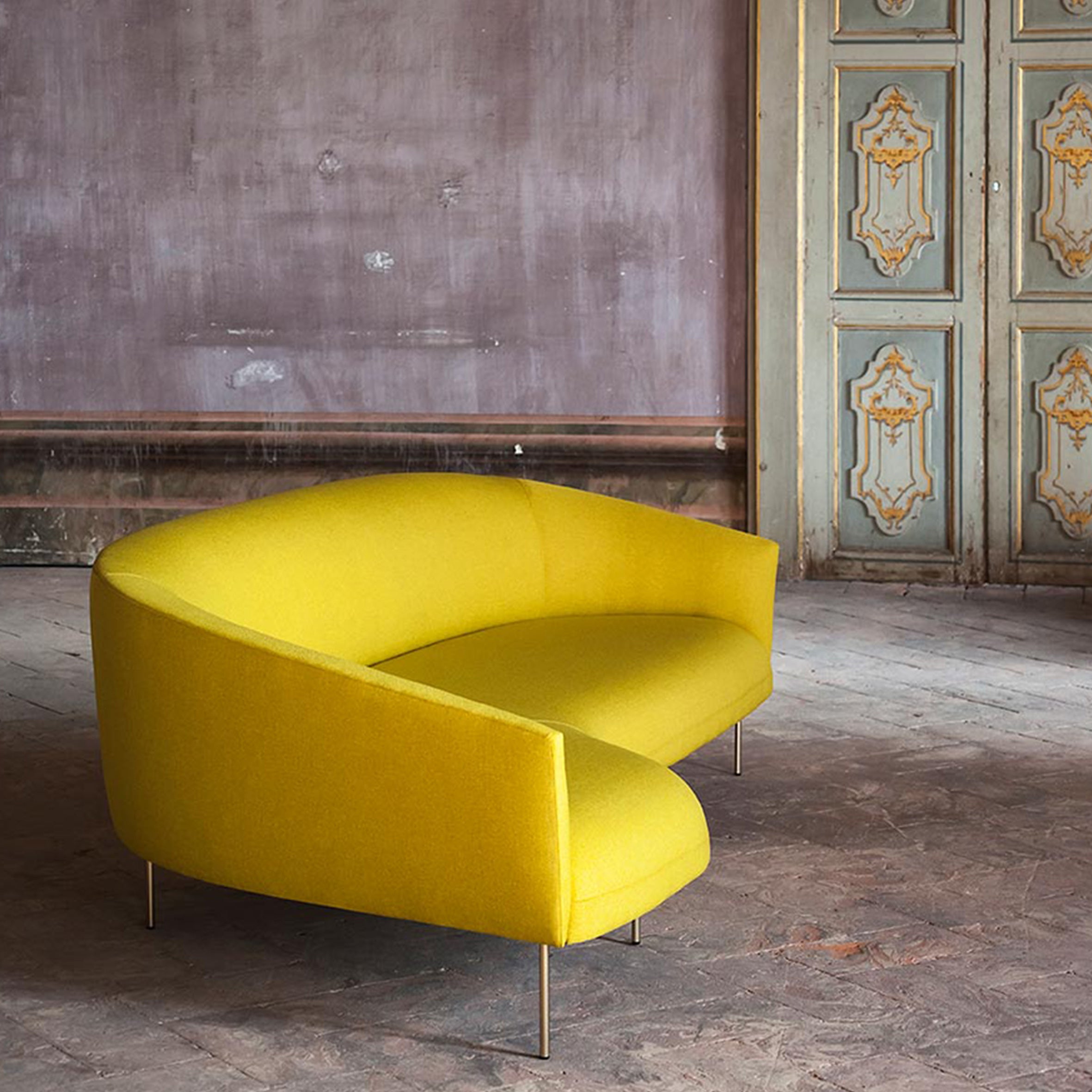 Roma Sofa w/Chaise Longue - Monologue London