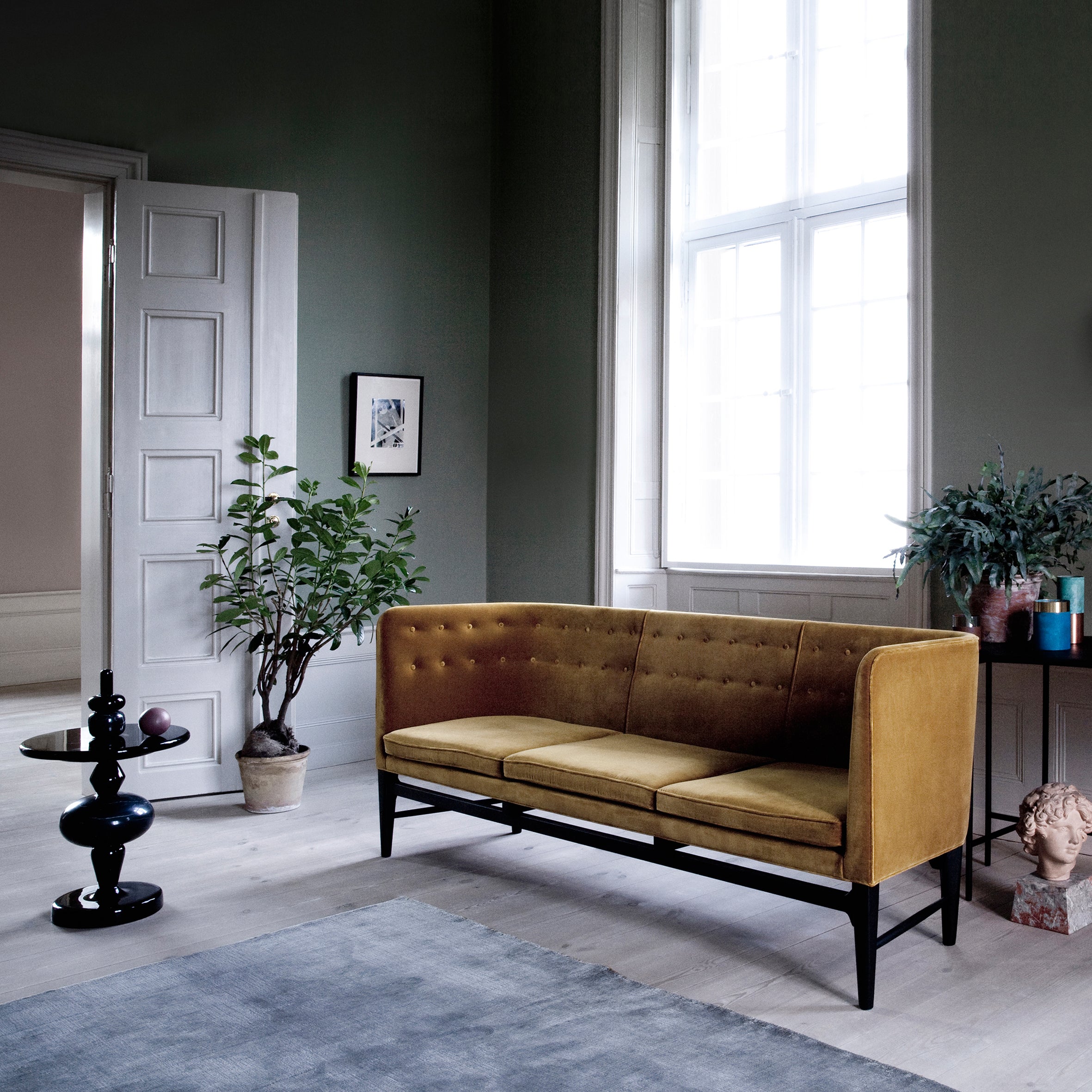 Mayor Sofa - AJ5 - Black Oak - Monologue London