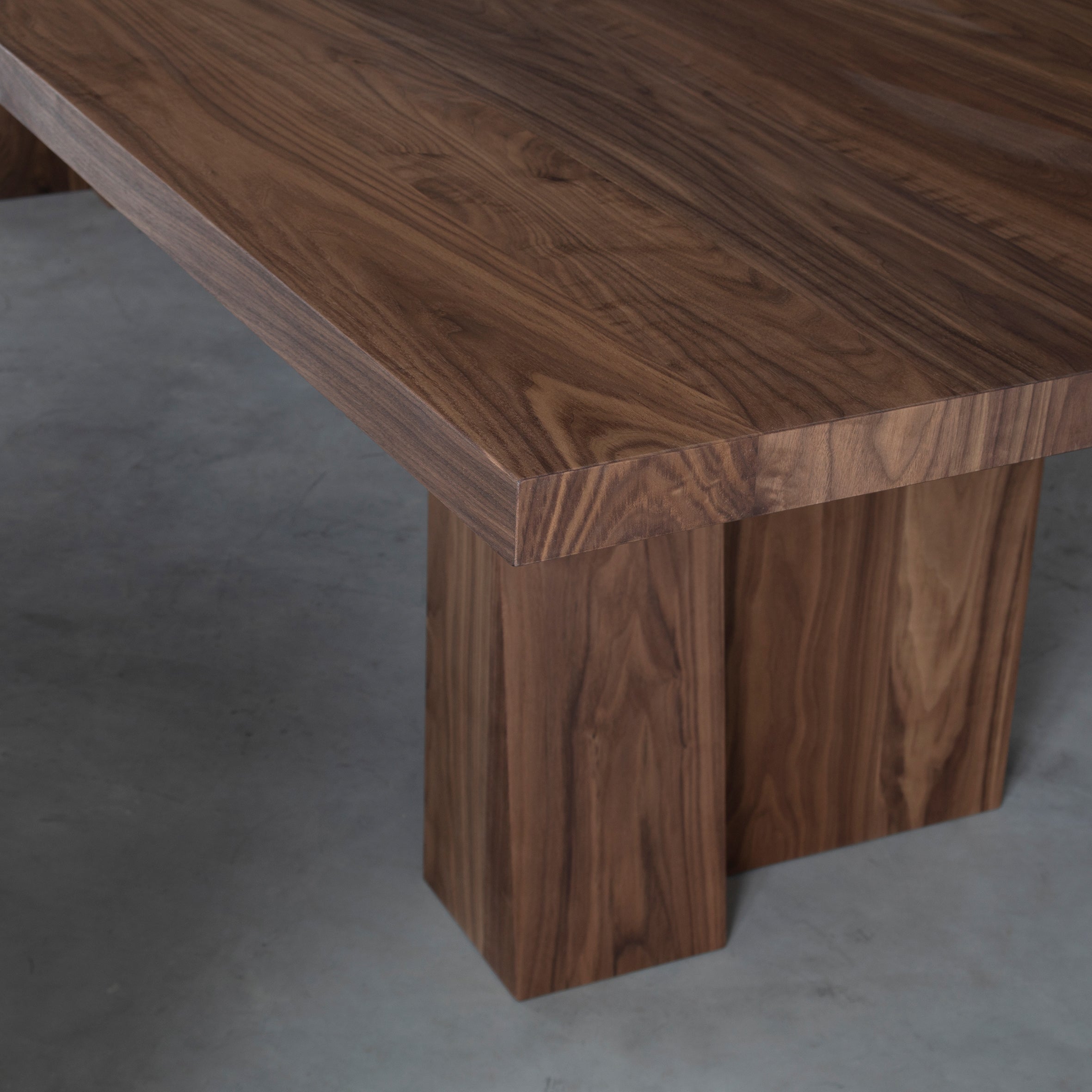 Eli Dining Table