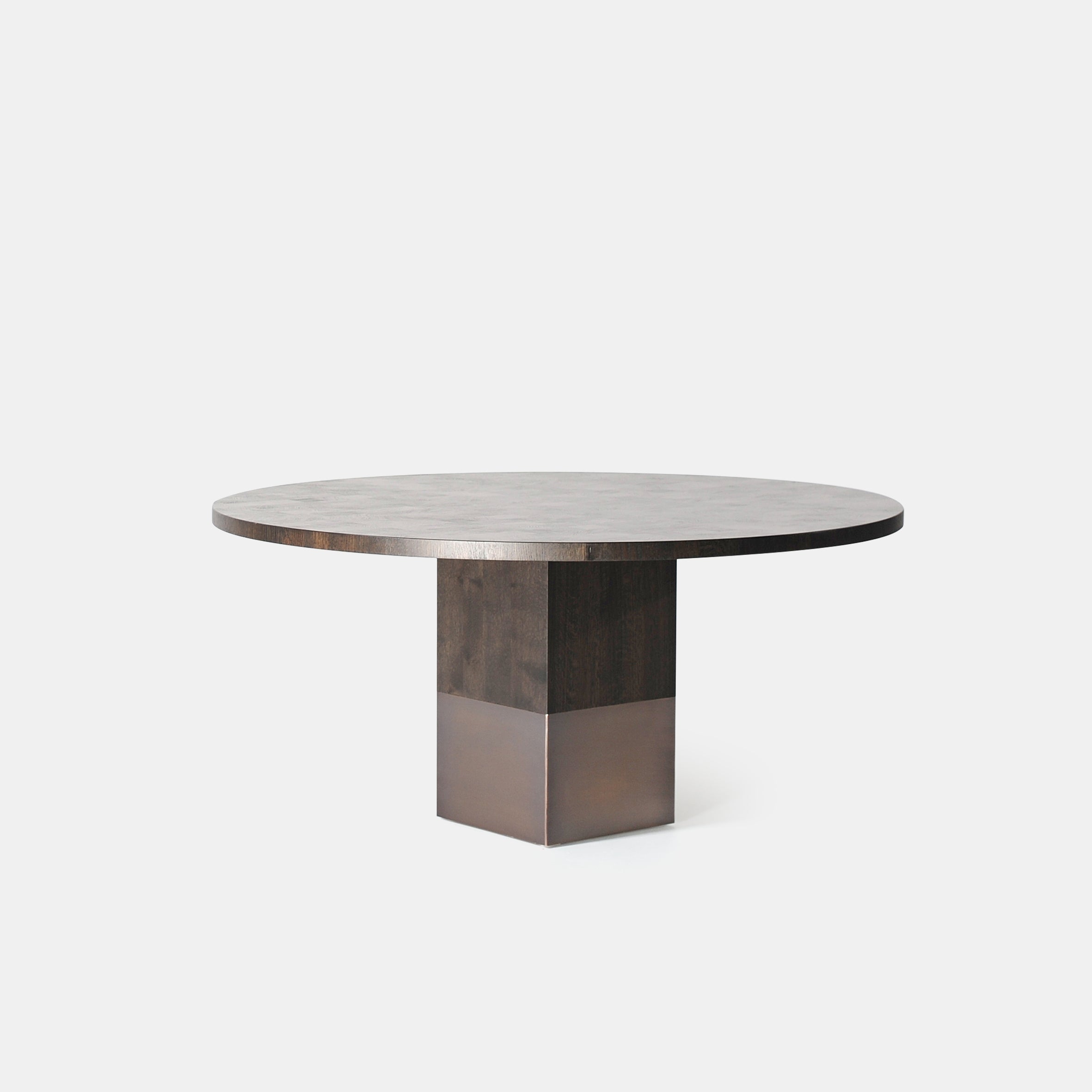 Nota Bene Round Dining Table