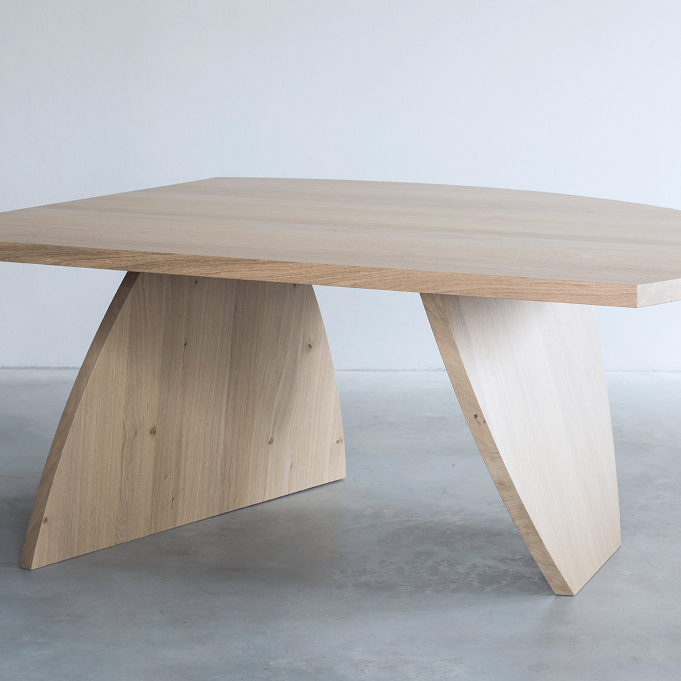 T-Elements Dining Table