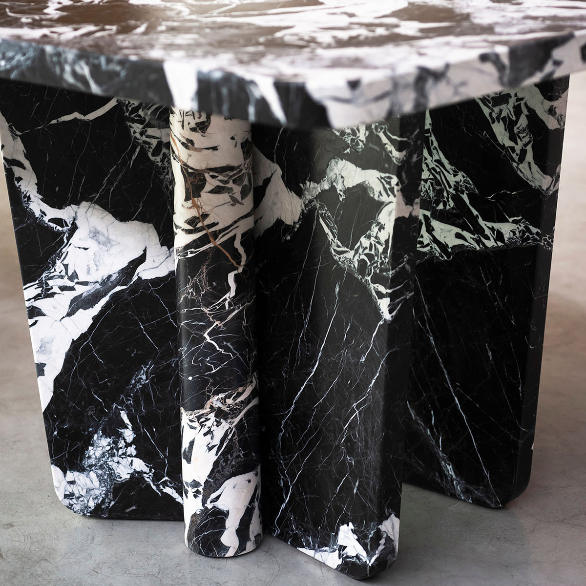 Kate Dining Table | Baxter | Monologuelondon.com