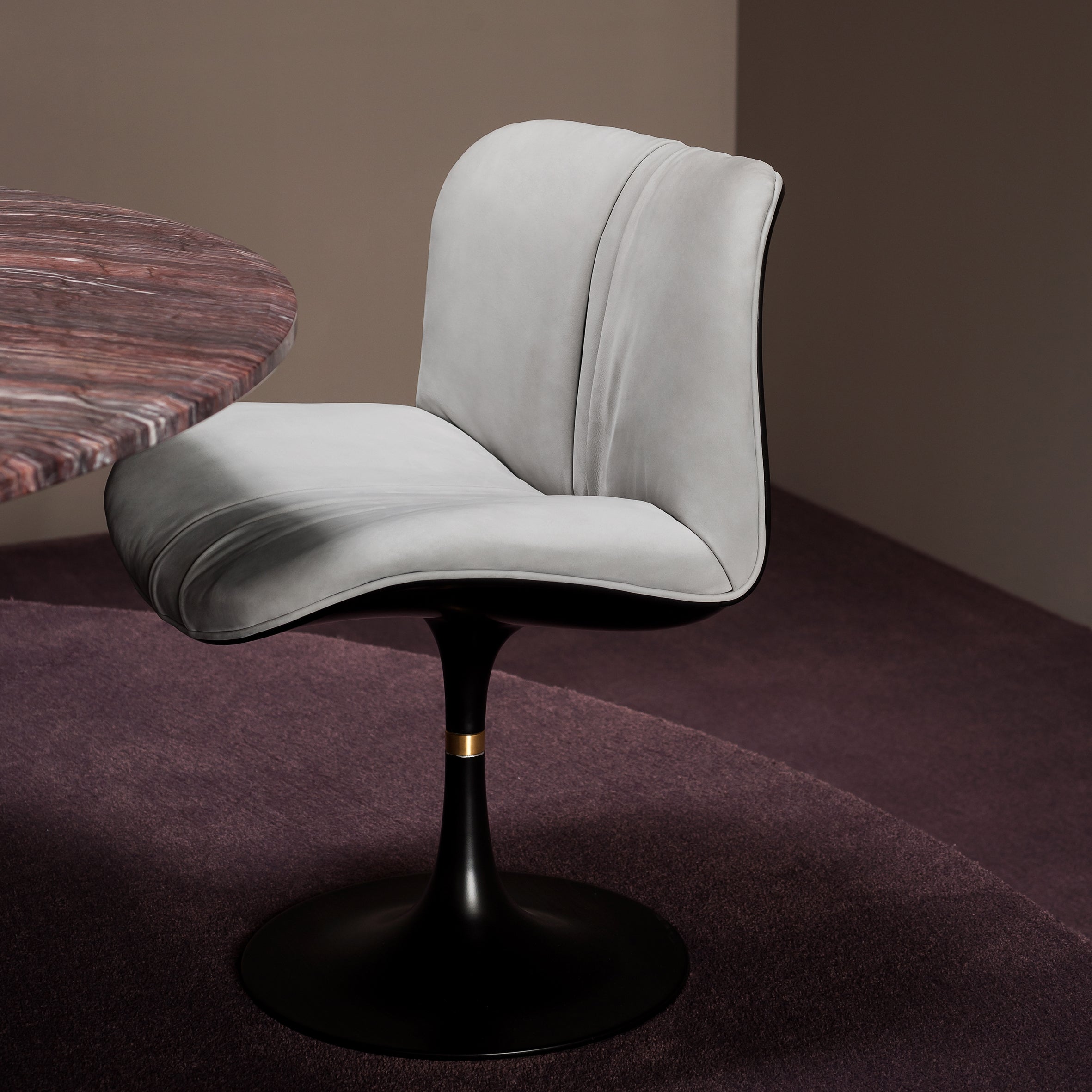Marilyn Swivel Chair