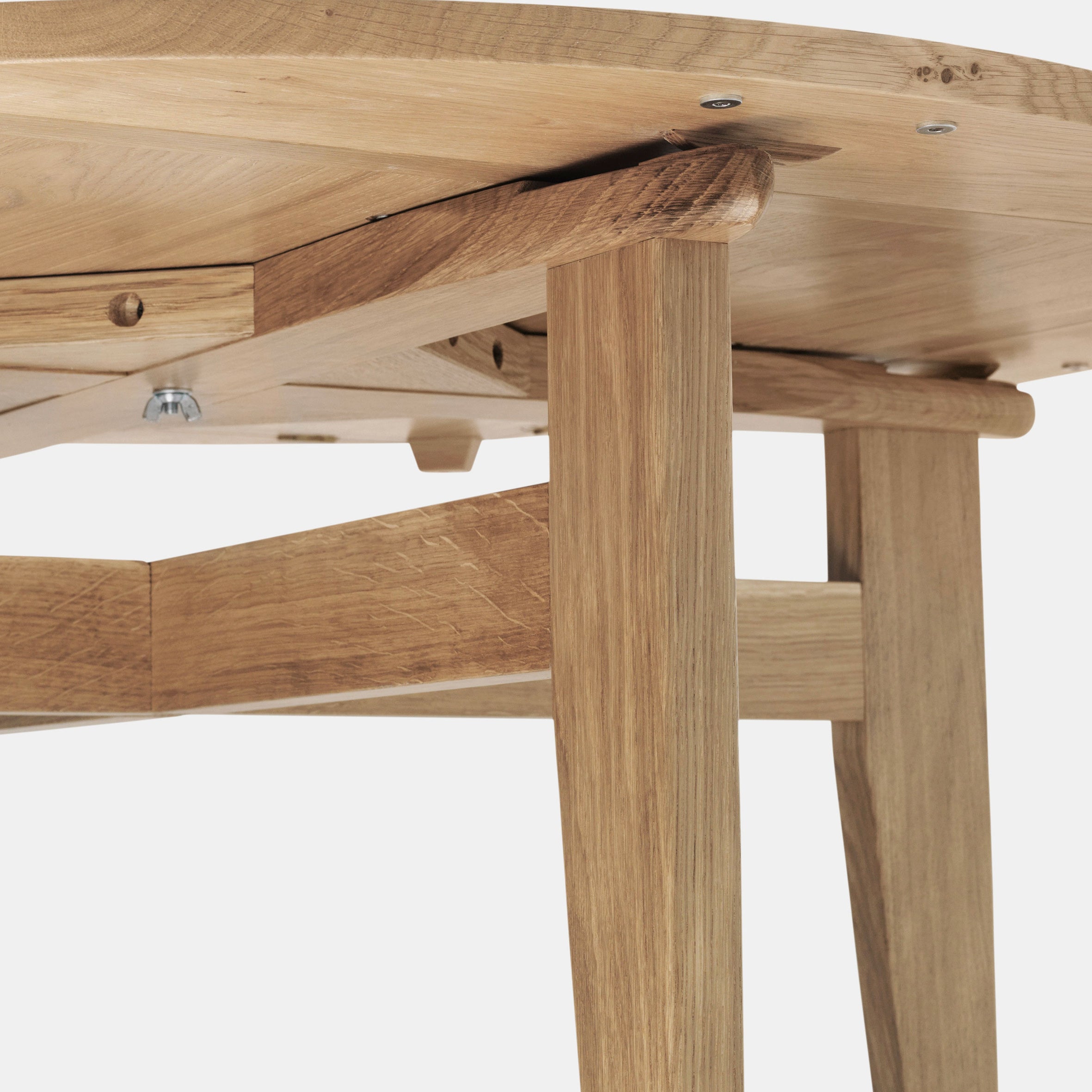 B-Table Pivoting Extendable Table