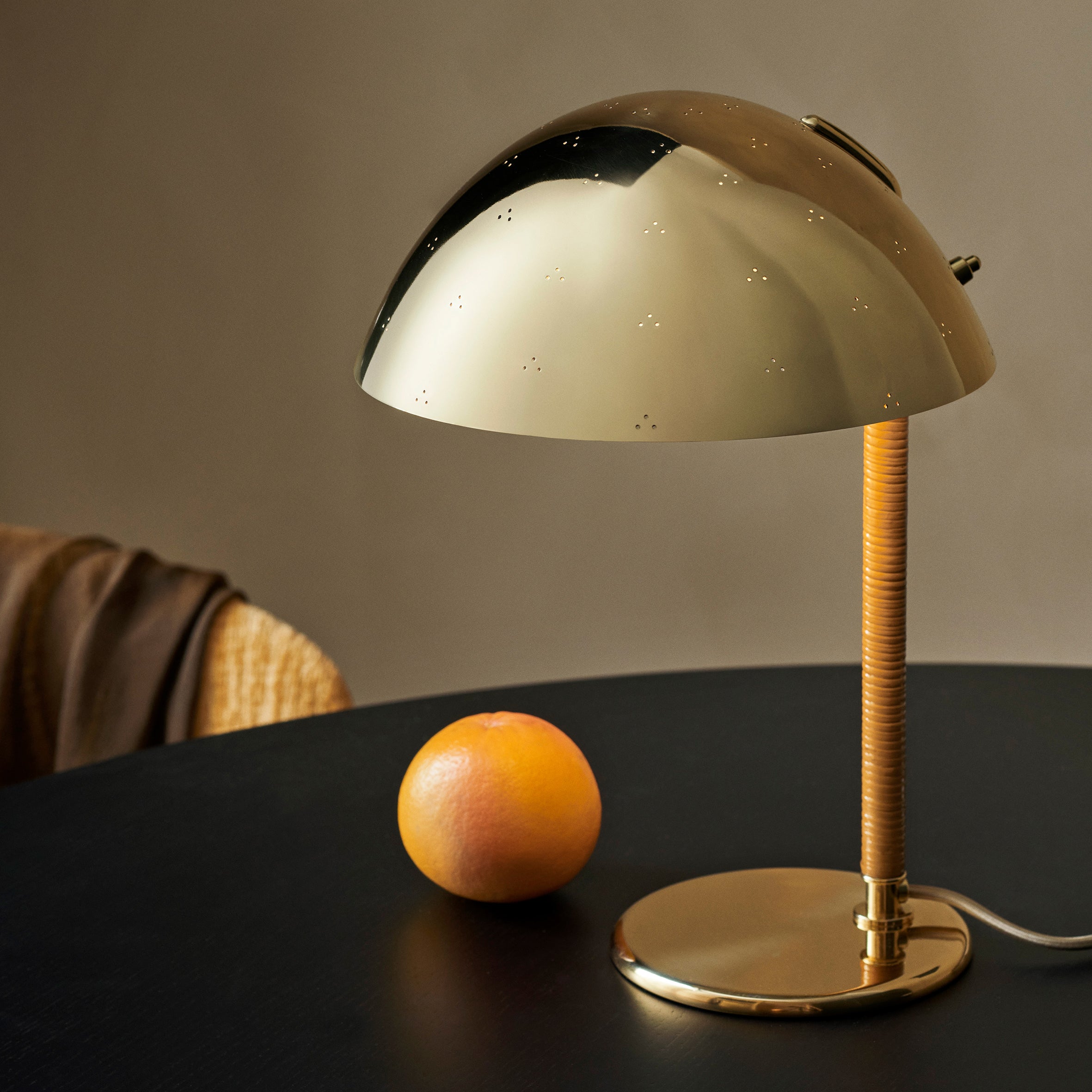 9209 Table Lamp