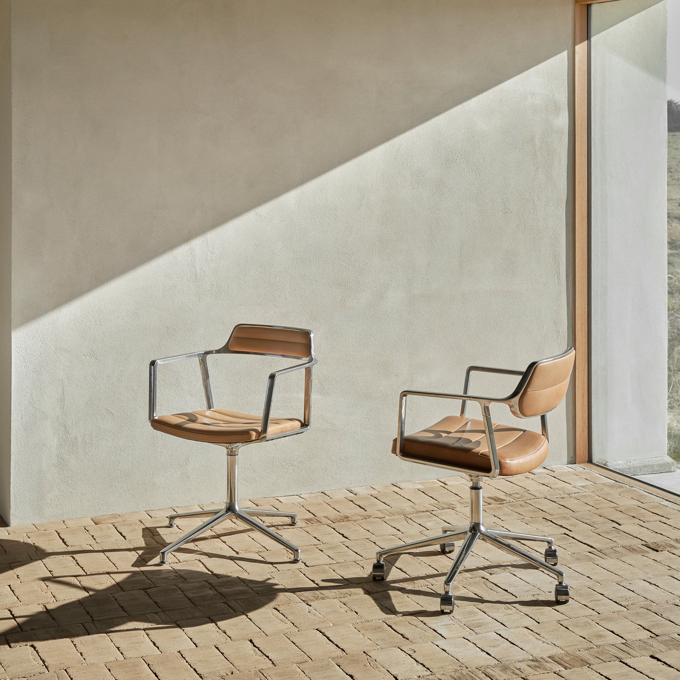 Vipp452 Swivel Chair