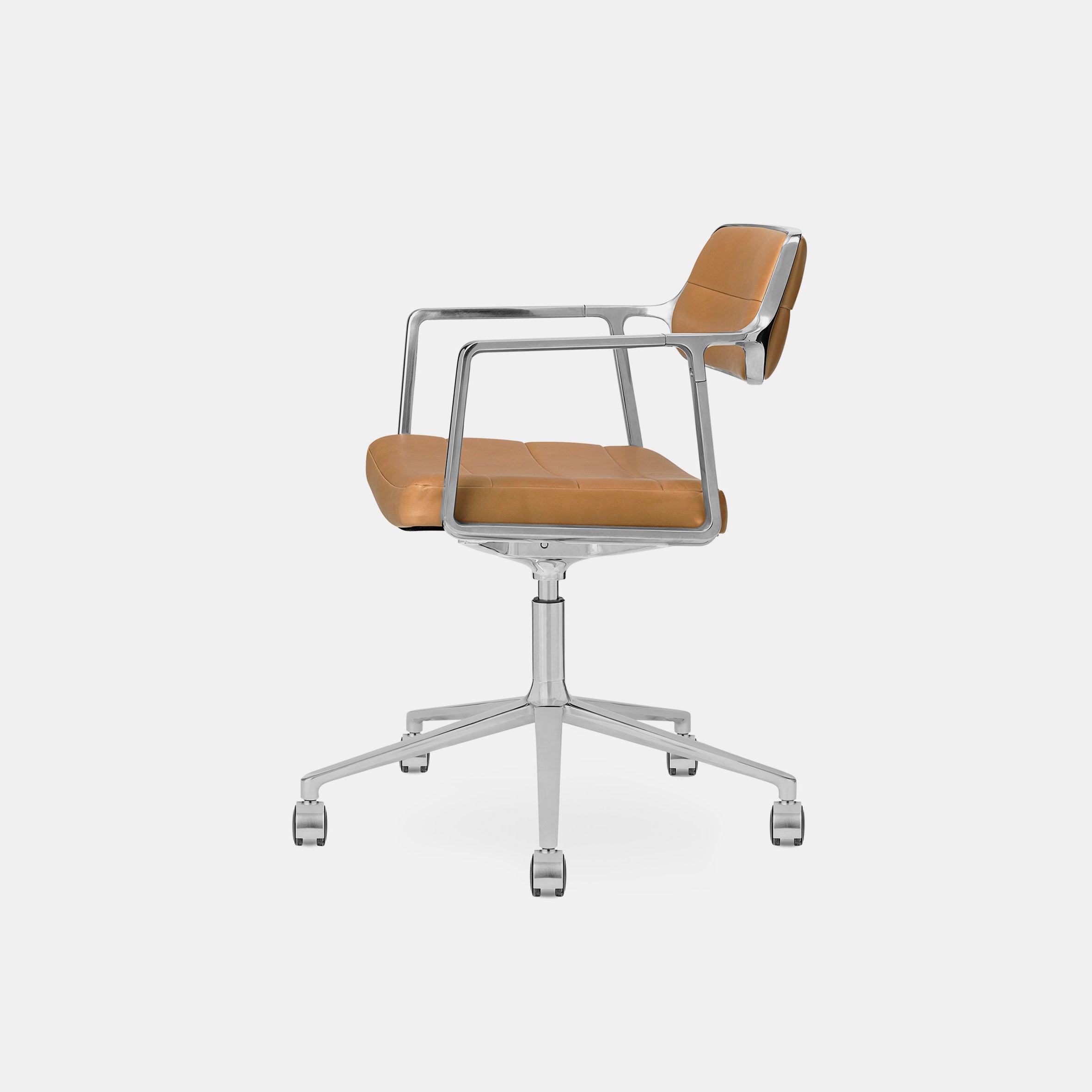 Vipp453+ Swivel Chair
