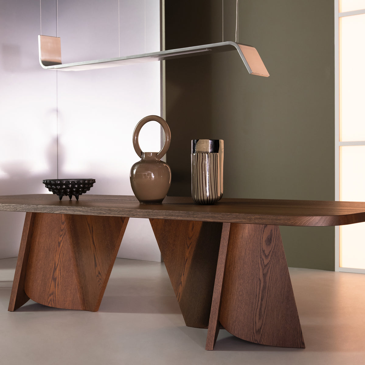 Zaho Dining Table