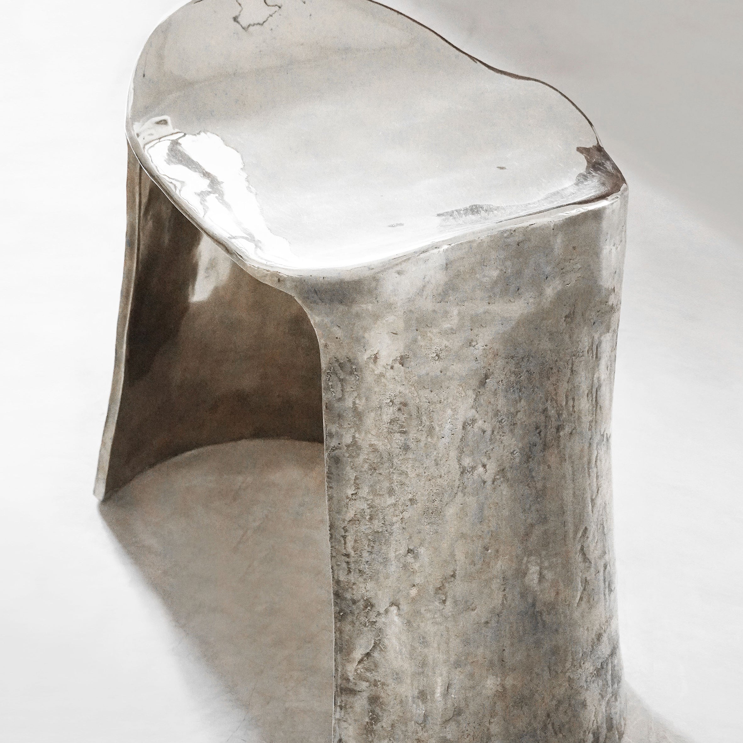 Tavit Stool