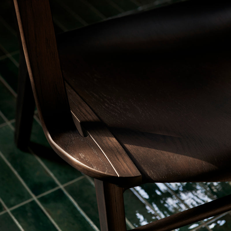 AX Lounge Chair HM11