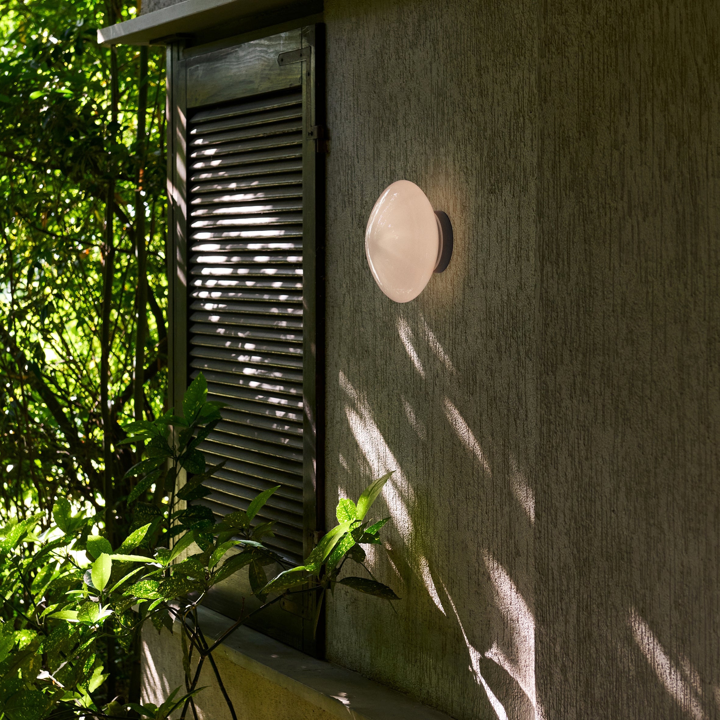 Mist Wall / Ceiling Lamp AP22 - Monologue London