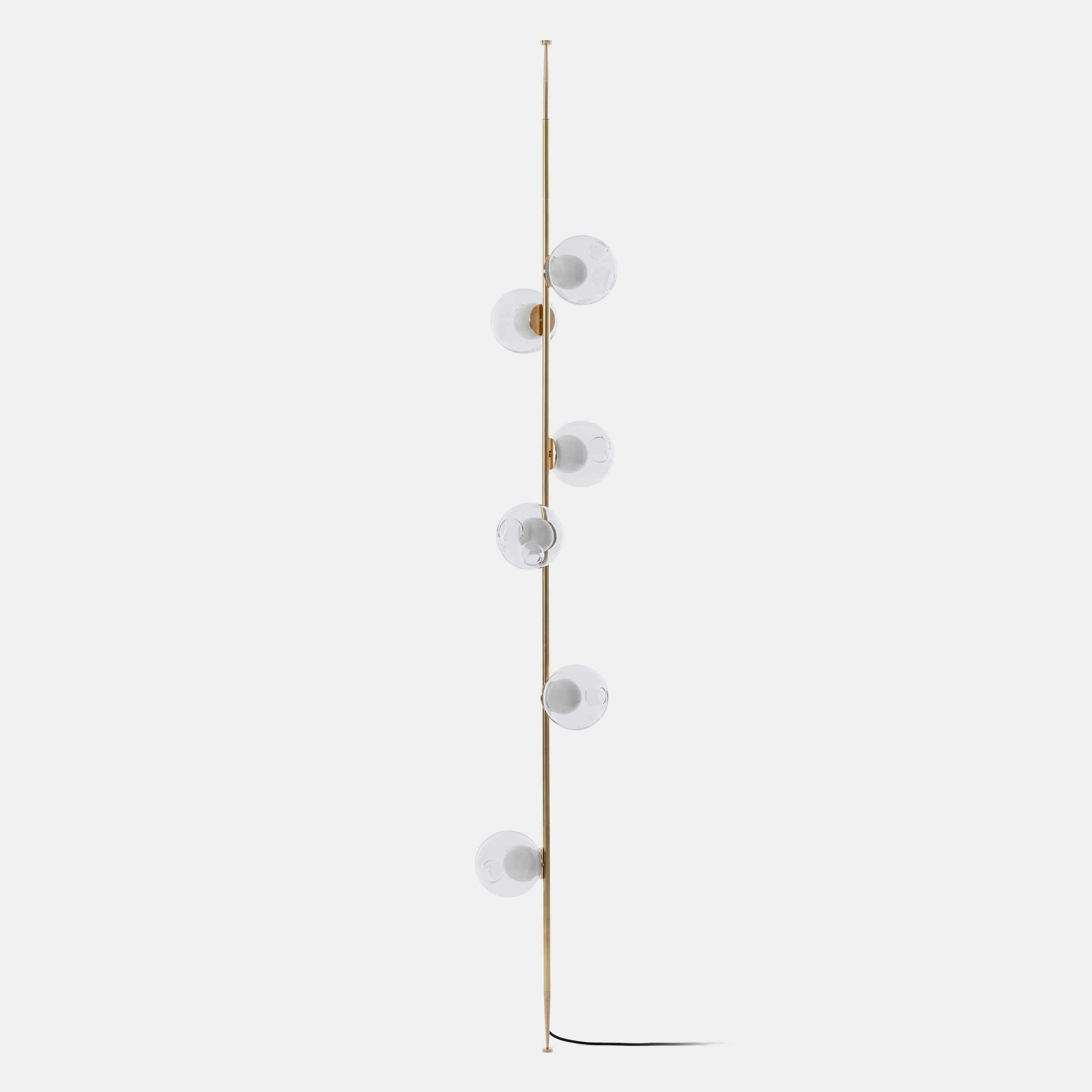 28 Floor-to-Ceiling Lamp