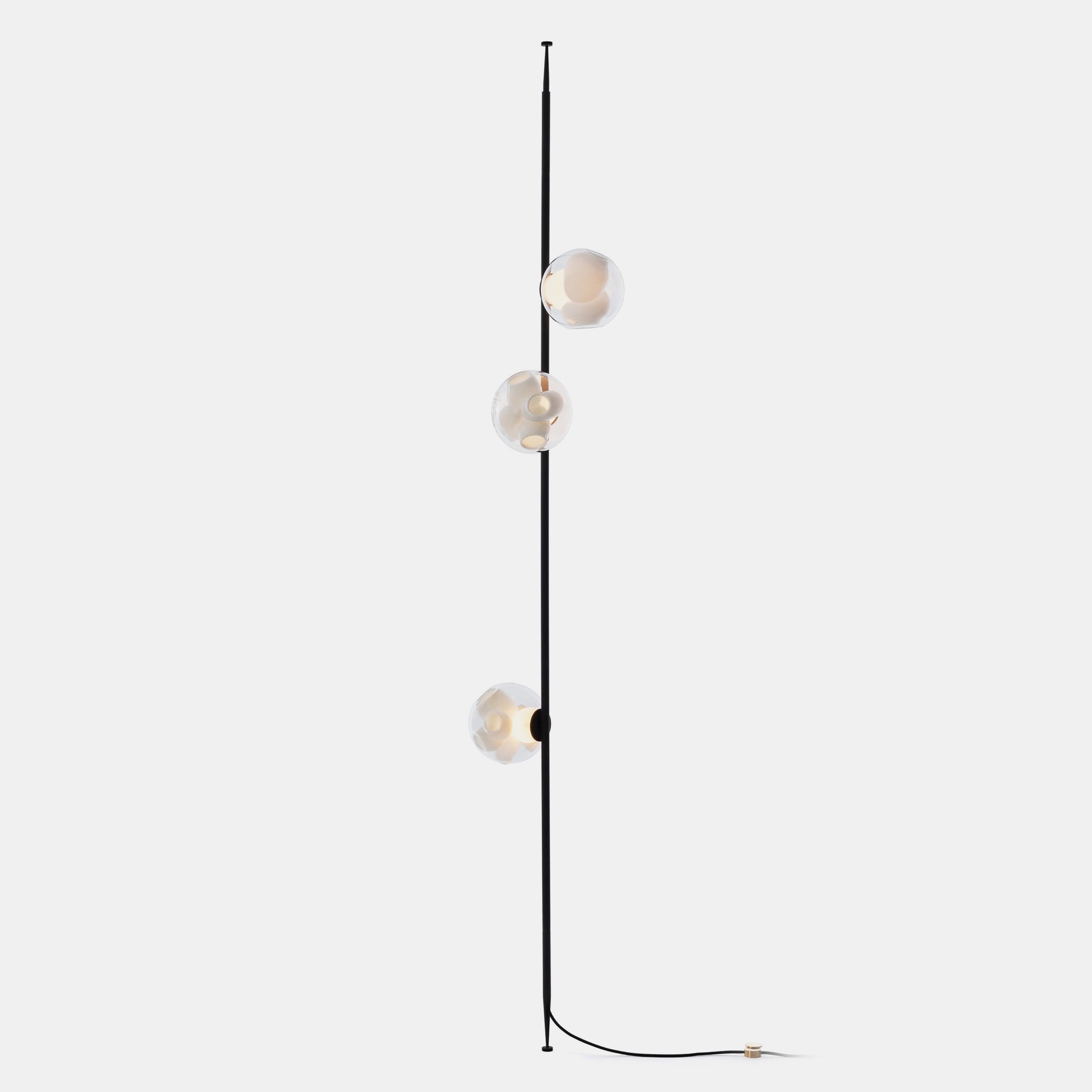 38V Floor-to-Ceiling Lamp