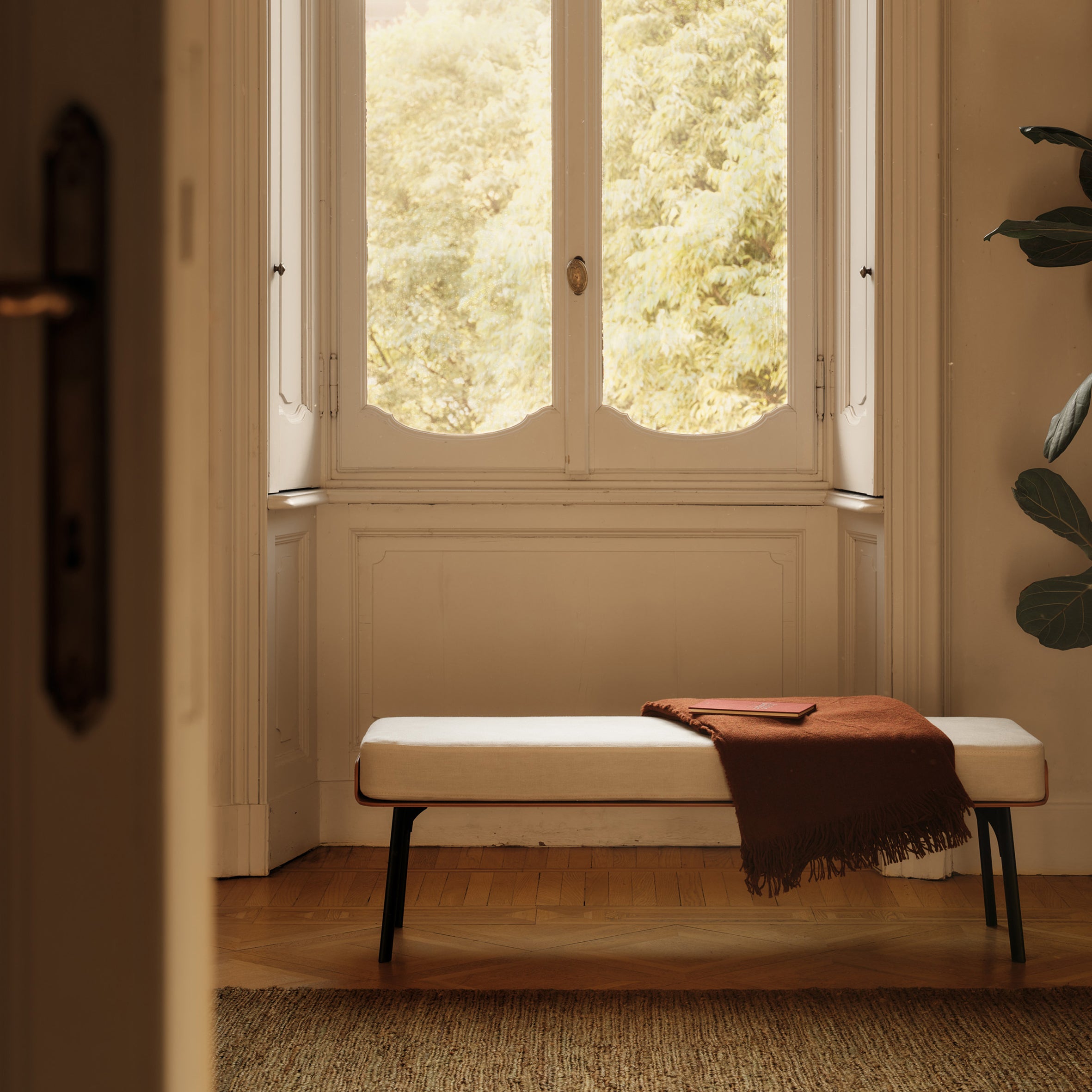 Gabri Bench