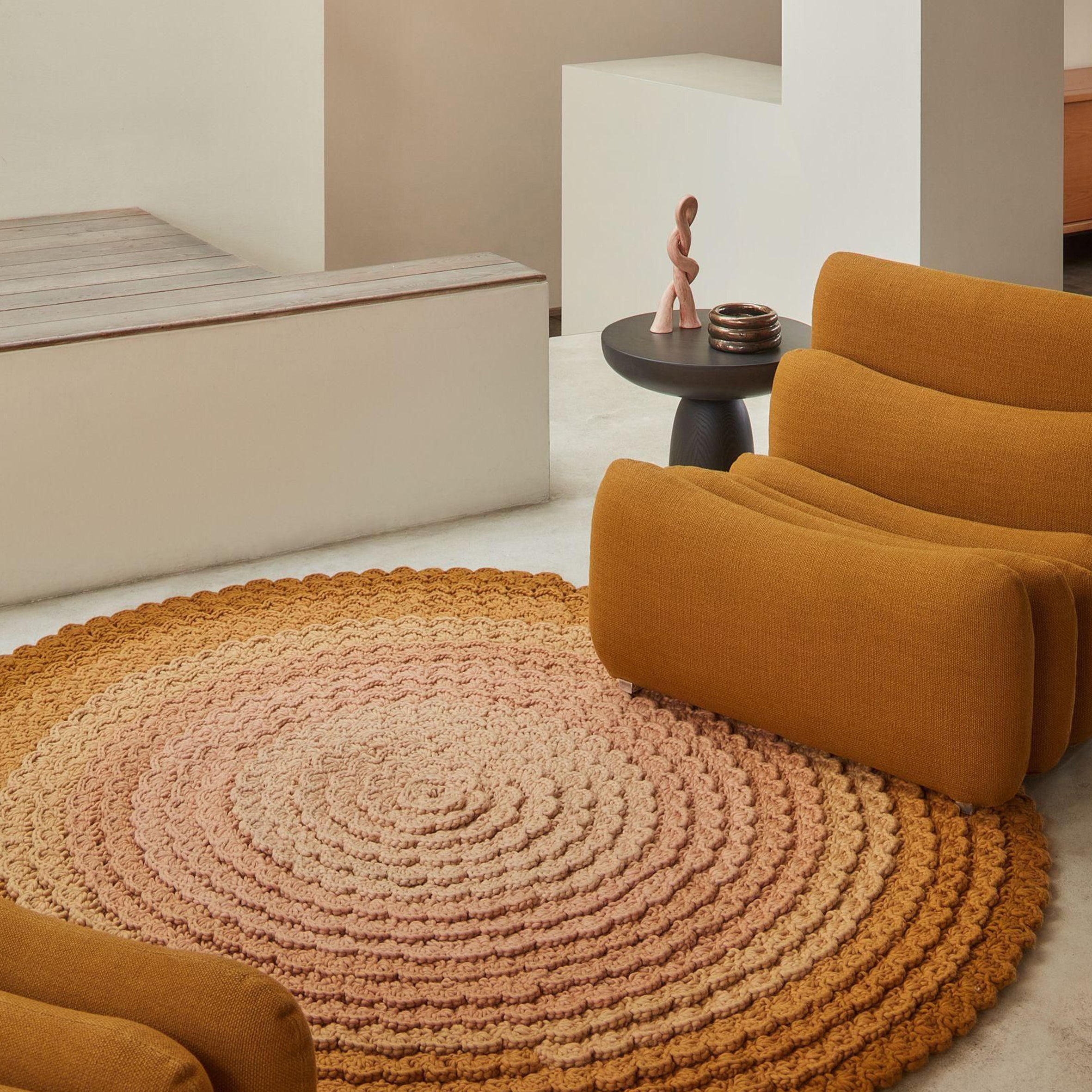 Swirl Round Rug