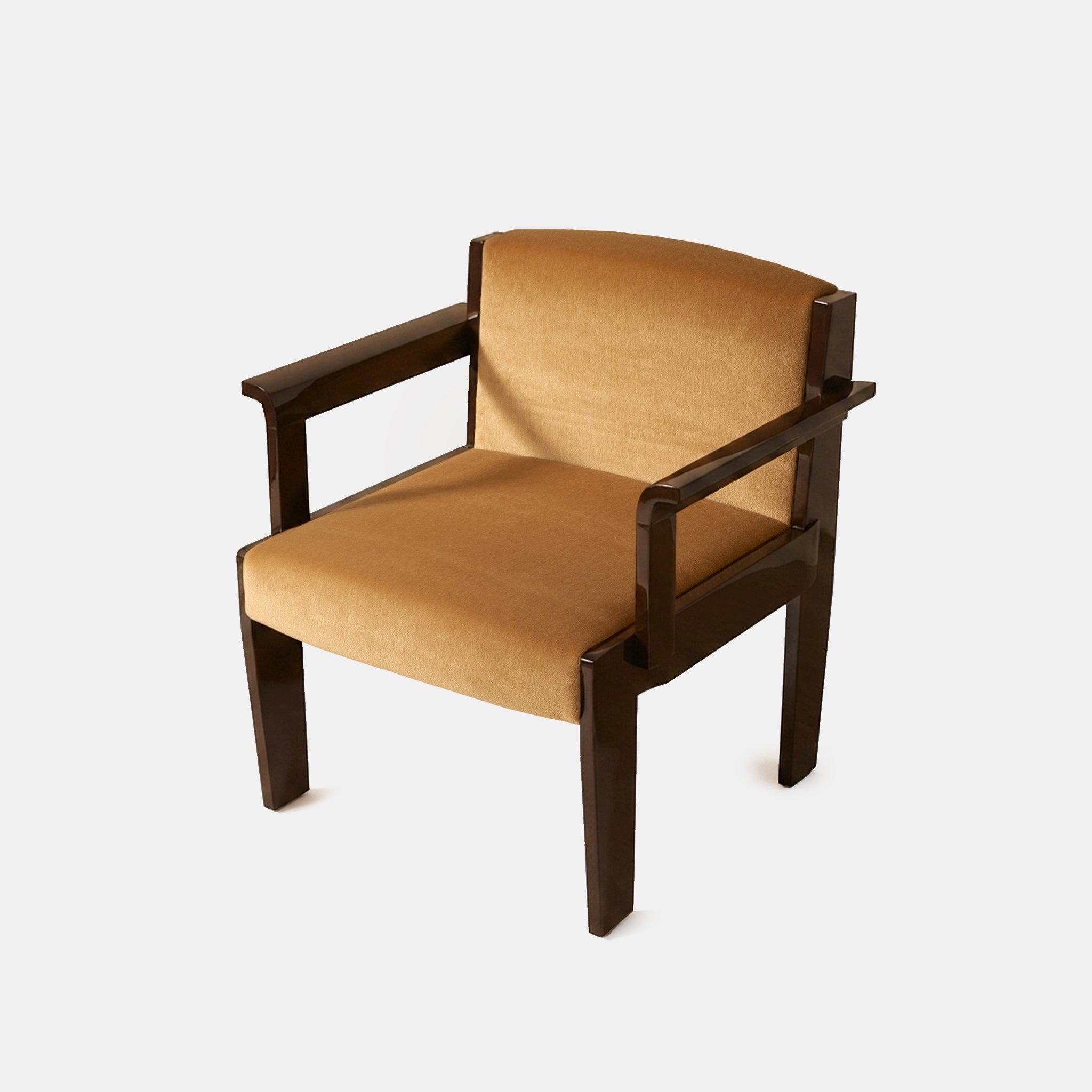 GIL Low Chair with Armrests
