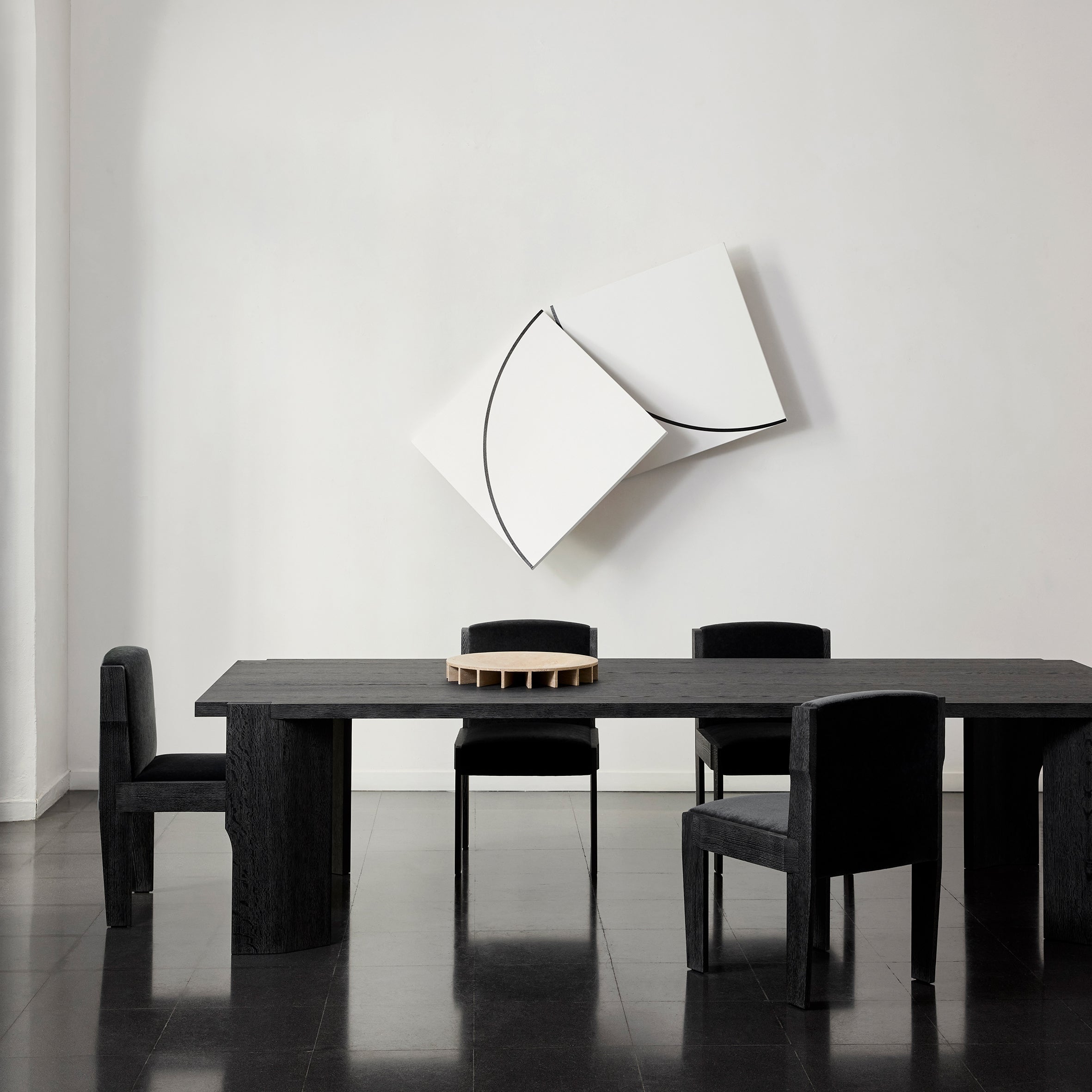 GIL Dining Table