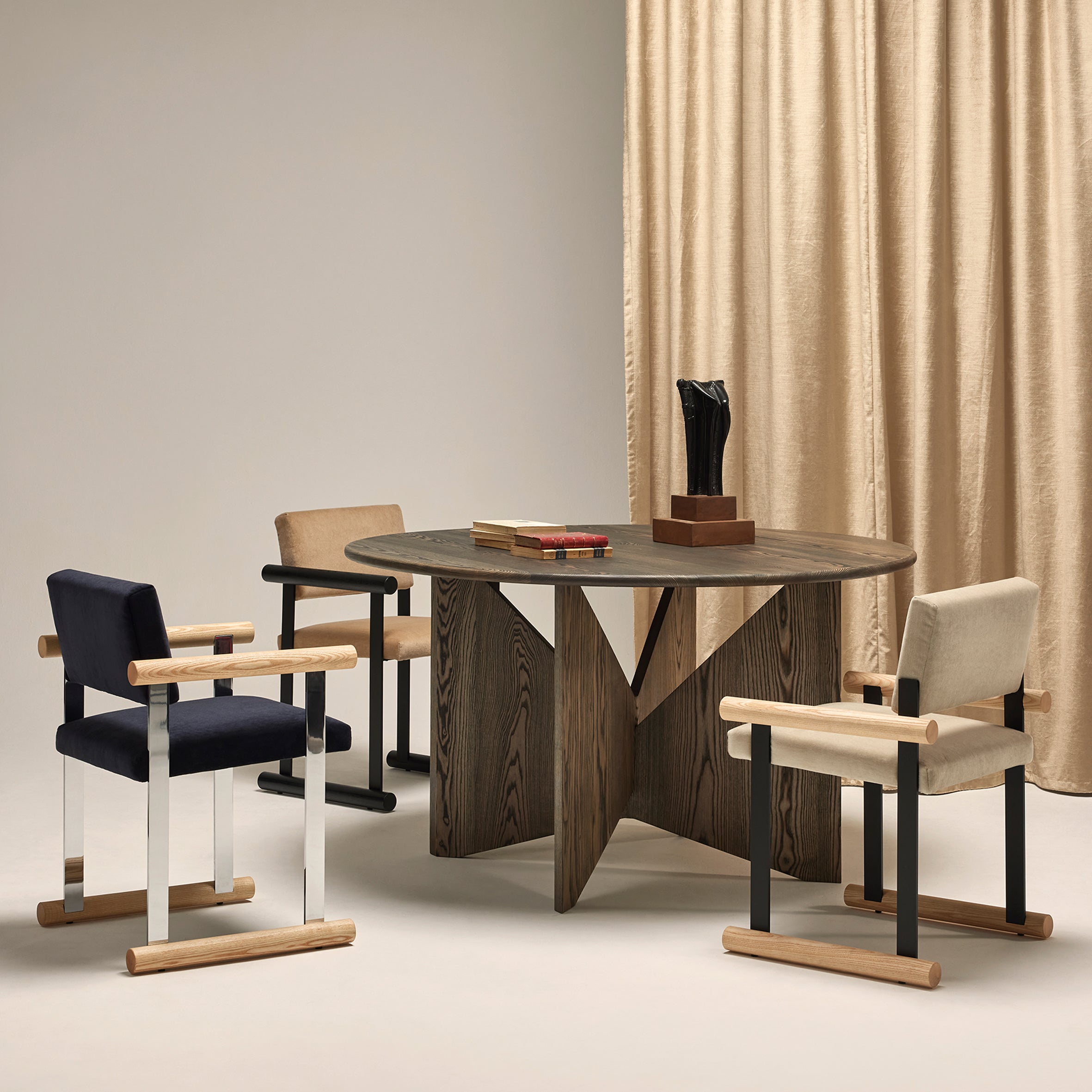 Lamina Round Dining Table