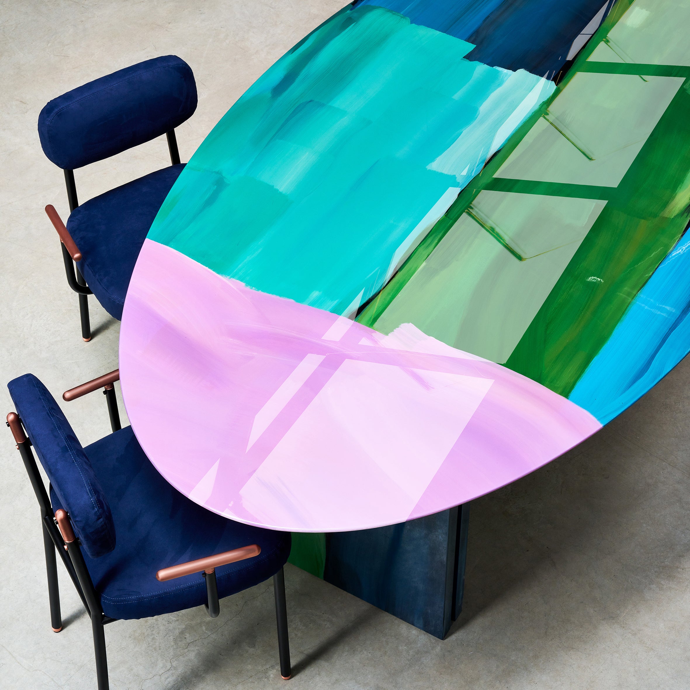 Mensa Elliptical Dining Table