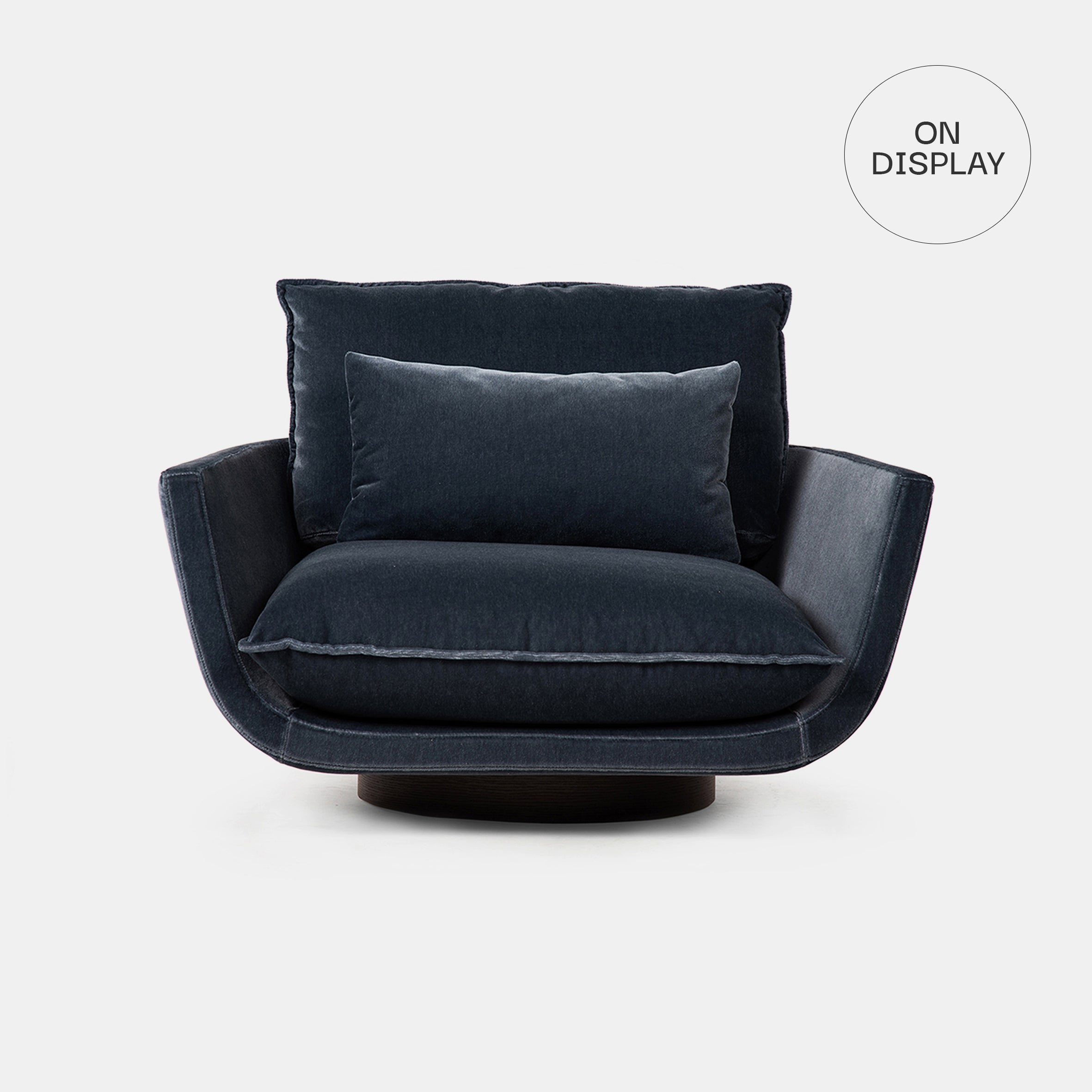 Rua Ipanema Swivel Lounge Chair