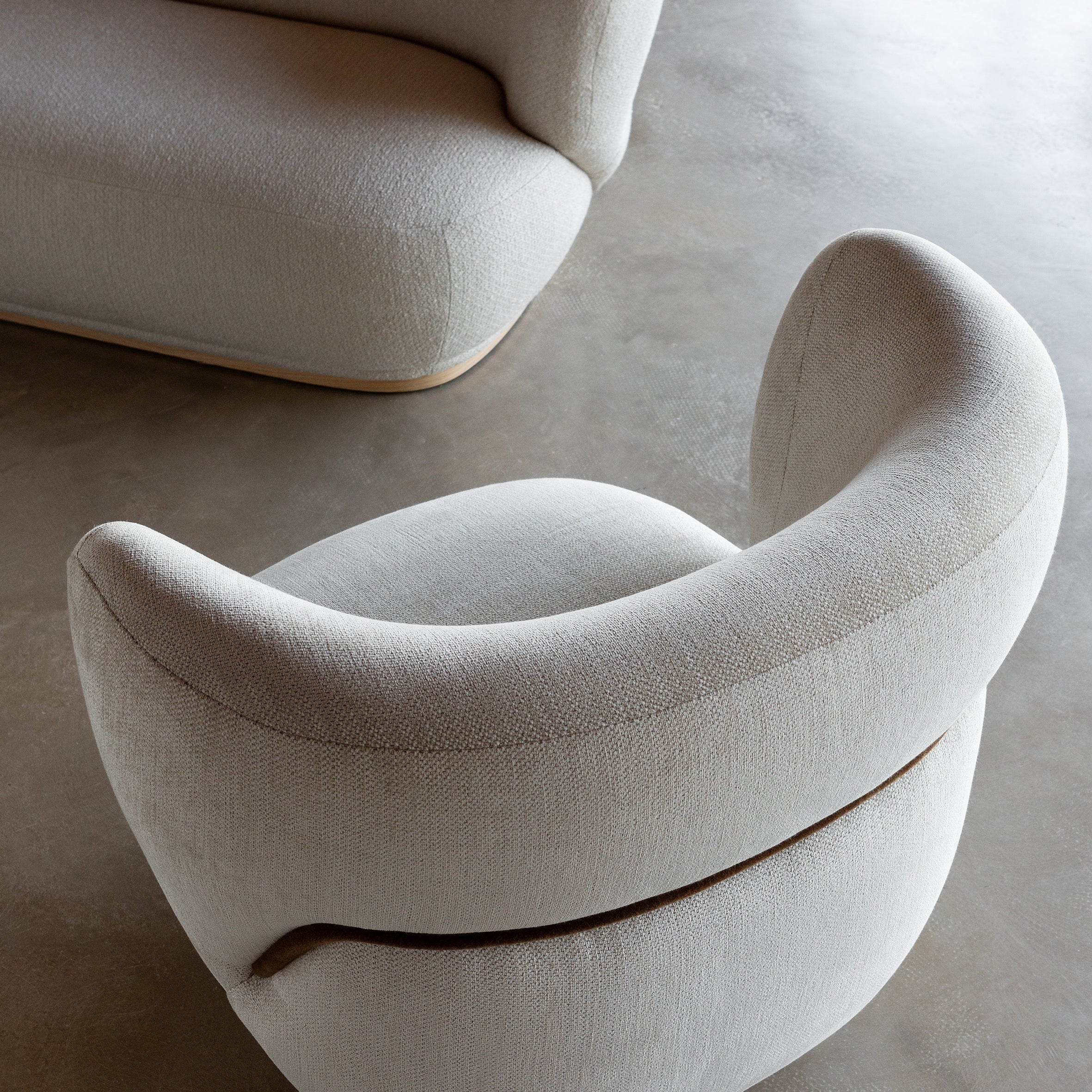 Callista Lounge Chair