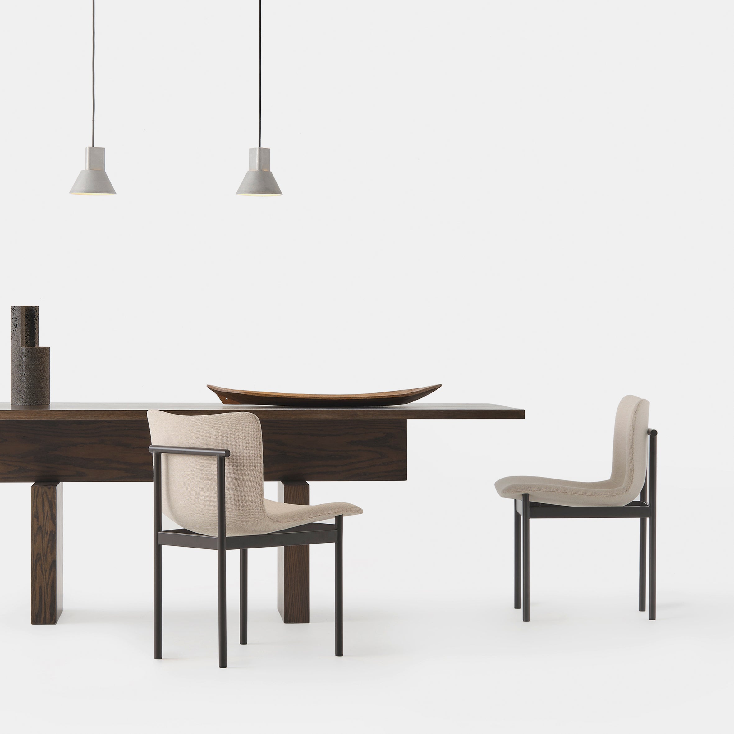 Cadre Chair